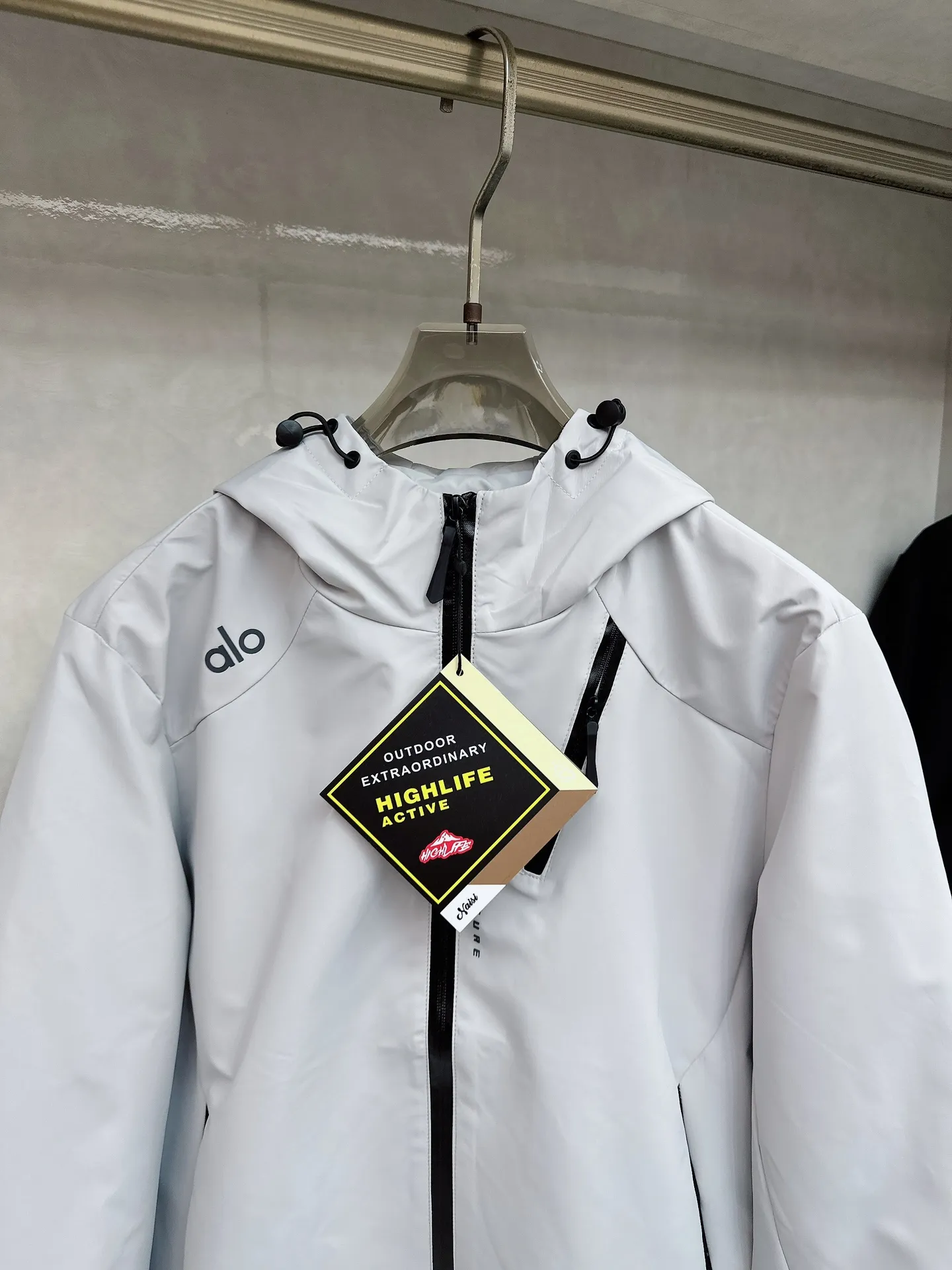alo official website Same Style, complete with three labels, on sale in advance. 2026 Autumn and Winter New Arrival men's jacket, original with complete three labels, Premium version. Customized fabrics, Breathable, high comfort, impeccable details, brand element design concept, reflecting high quality. It feels delicate and soft, presents a casual cut, and has a great upper body shape. Sizes: M～3XL,