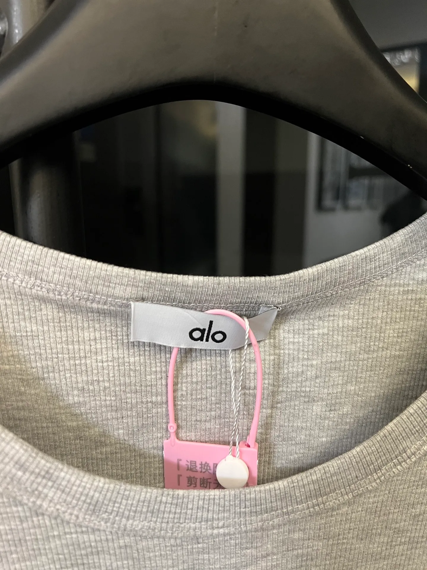 【 】 Alo/Yoga 25Ss （ ） ！ ！ ！ ！ 「ALO 」 ！ Black White / / 👗 ！ ！ 💃🏻 😭 # #ALO #OOTD ， all in ！ Size：s m l Size 9