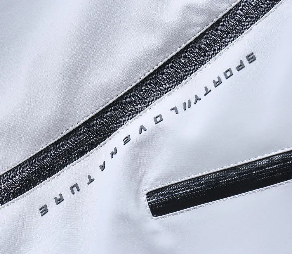 alo official website Same Style, complete with three labels, on sale in advance. 2026 Autumn and Winter New Arrival men's jacket, with Original three labels, Premium version. Customized fabrics at the counter. Breathable, high comfort, impeccable details, brand element design concept, reflecting high quality. It feels delicate and soft, presents a casual cut, and has a great upper body shape. Sizes: M～3XL
