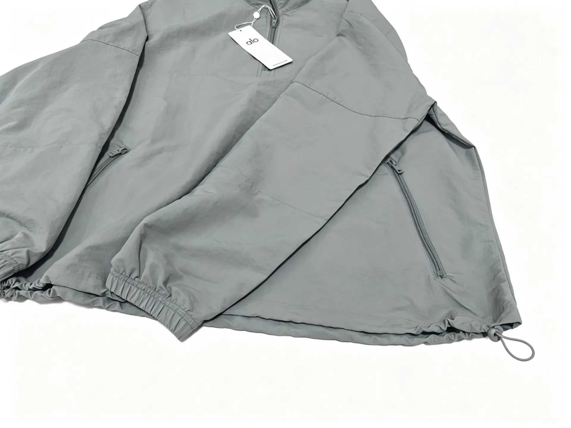Style No.: NH 09# Color: Black/Blue/Light Khaki/Moonlight Gray Size: S M L "As soon as you pull the collar, your temperament changes instantly." Actual user feedback: Long-term UV blocking, you are not afraid of the dark when running outdoors or being exposed to the sun. You save money on sun protection clothing. It can be worn in all seasons. Men and women have the same style🉑