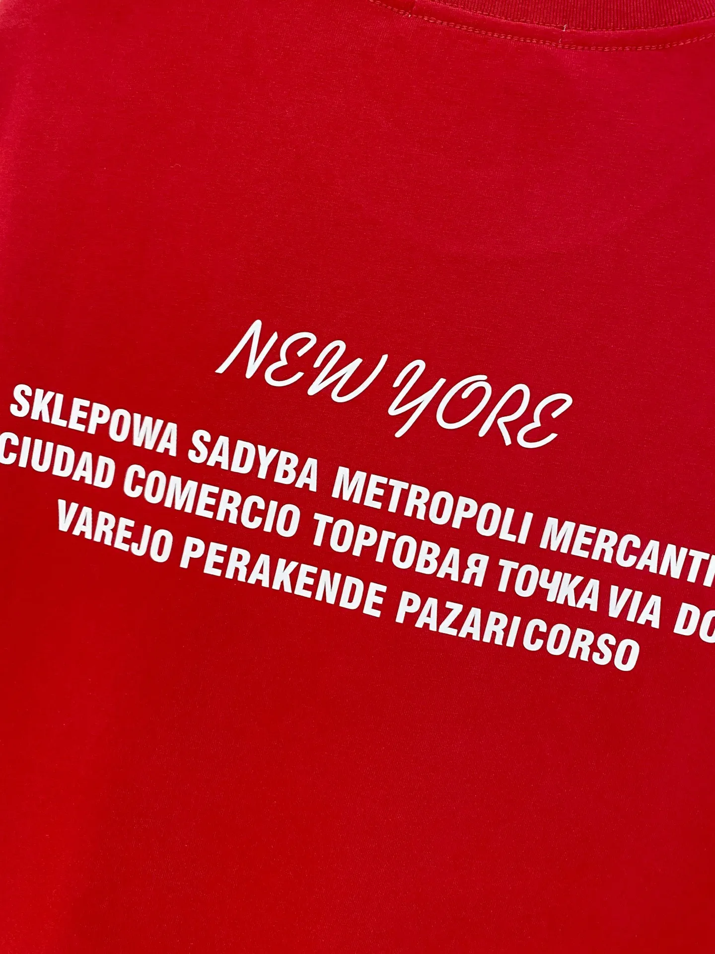 ALO 2026 Spring/Summer New Arrival Short Sleeve Available in three colors: white/red/black, the bright yellow “alo” logo is eye-catching, comfortable Versatile, unlocking the relaxed and fashionable sense of sports and daily life Sizes: M-3XL