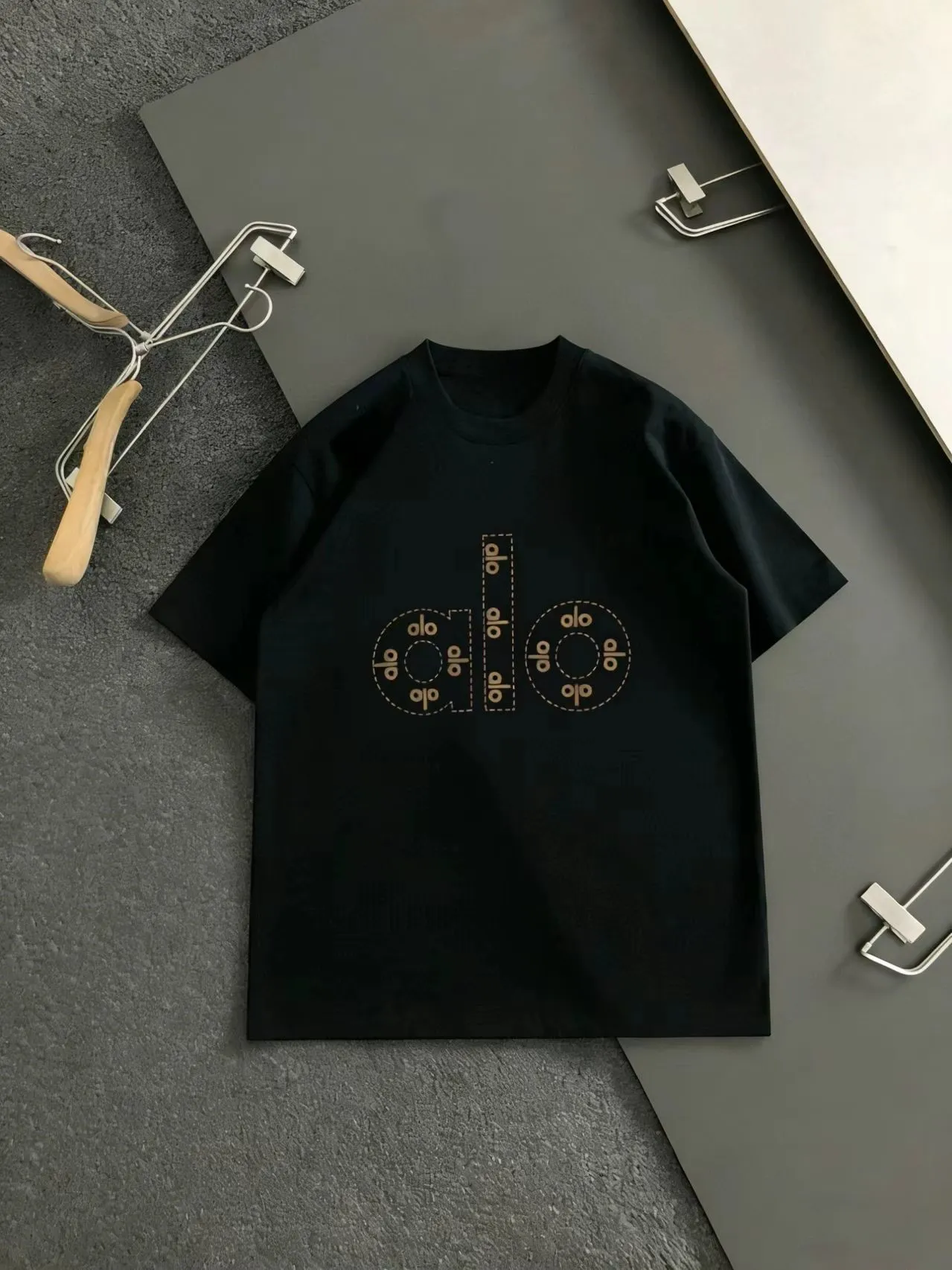 alo 2026 New Arrival T logo ：Black White Sizes：M-XXXL