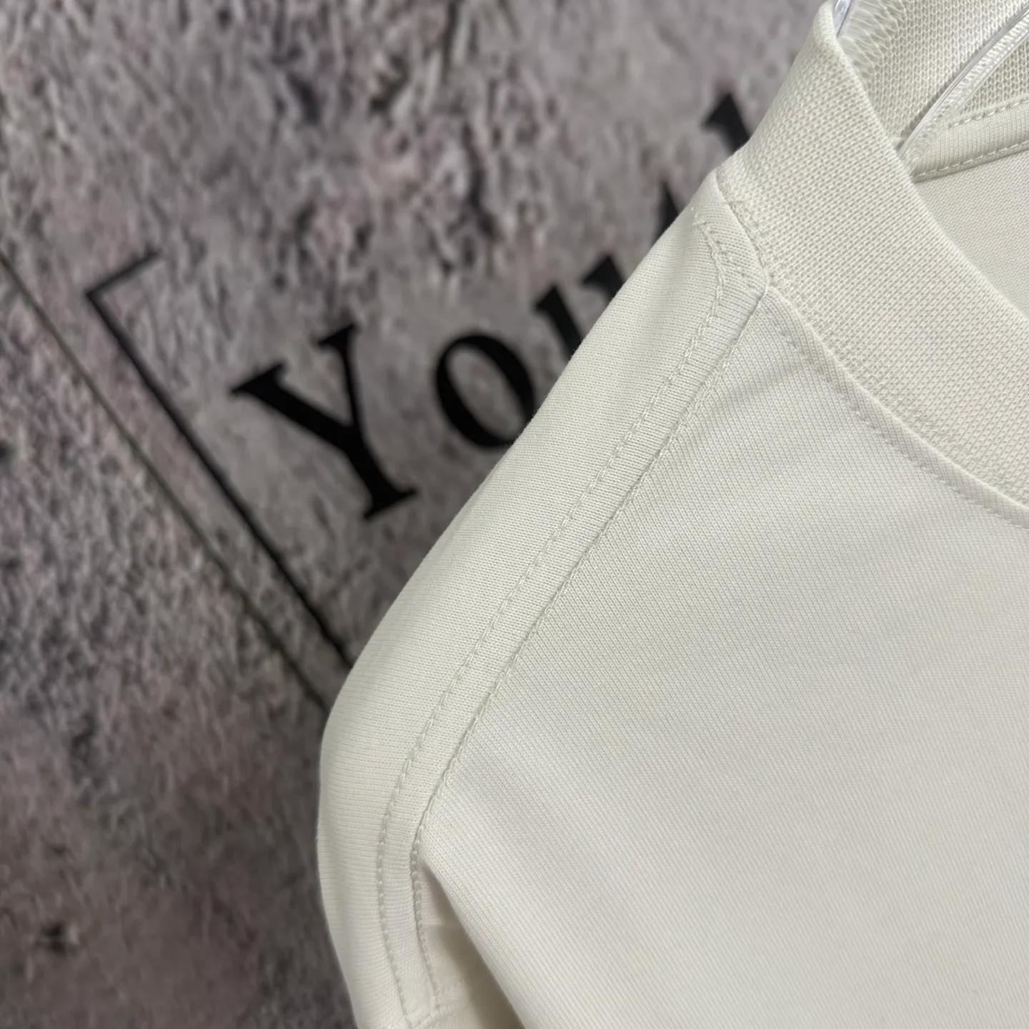 "𝙉𝙚𝙬⚜️alo" 2026* Autumn and Winter New Arrival Long Sleeve Cotton Three-dimensional Print, Patch Badge Men and Women Same Style Size: S M L XL XXL Color: White Black Coffee Brown Gray Apricot