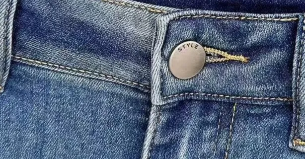 alo's latest new men's casual jeans for spring and summer 2026! Heavy duty washed jeans! Customized fabrics are softer and more comfortable than ordinary denim fabrics! Ultra-heavy industrial washing process and dual-process washing. The entire pair of pants has a comfortable hand feel, and the level of fineness and breathable effect are top-notch. All hardware brand logos are custom-made, and the materials are selected with the best attributes. A good pair of jeans, the focus is on the fabric! The elasticity of the fabric is very good and the comfort is great! The fabric density is very high! ! The imported texture is very powerful! The low-key design style is simple and elegant! 28-38 (no 37)