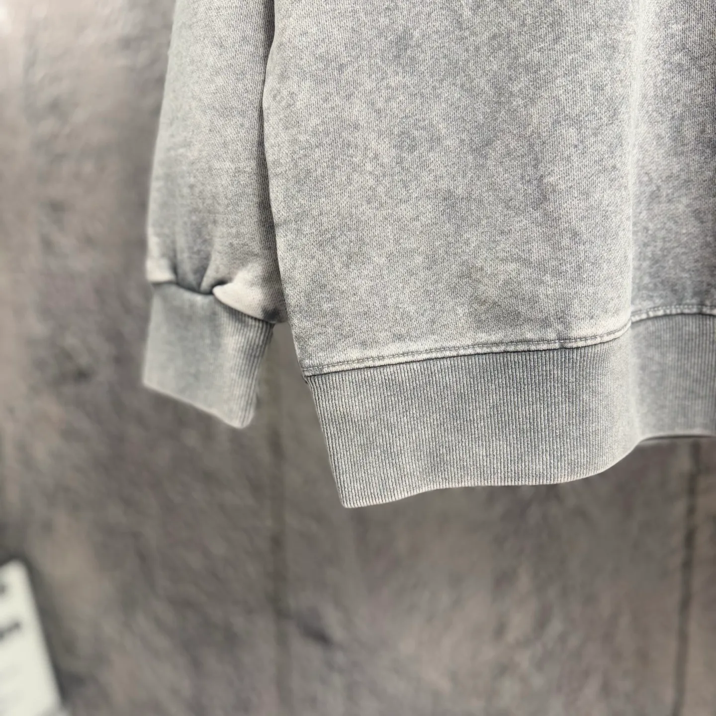 "𝙉𝙚𝙬⚜️alo" 2026* Autumn and Winter New Arrival long-sleeved sweatshirt for men and women, Same Style, double-ply terry cotton, aged fried snowflakes, three-dimensional printing Size: S M L XL XXL Color: Black Rose Red Khaki Gray Dark Red