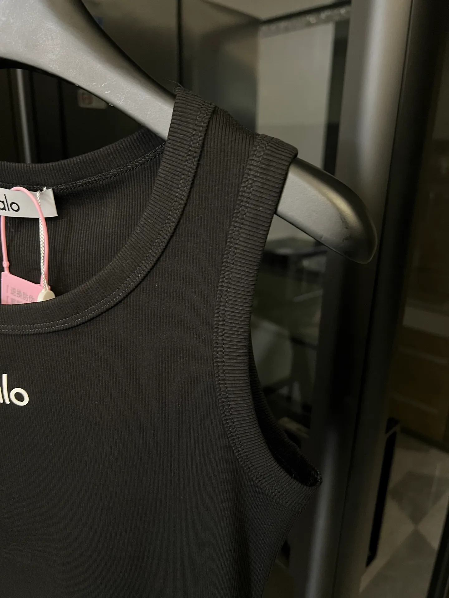 【 】 Alo/Yoga 25Ss （ ） ！ ！ ！ ！ 「ALO 」 ！ Black White / / 👗 ！ ！ 💃🏻 😭 # #ALO #OOTD ， all in ！ Size：s m l Size 9