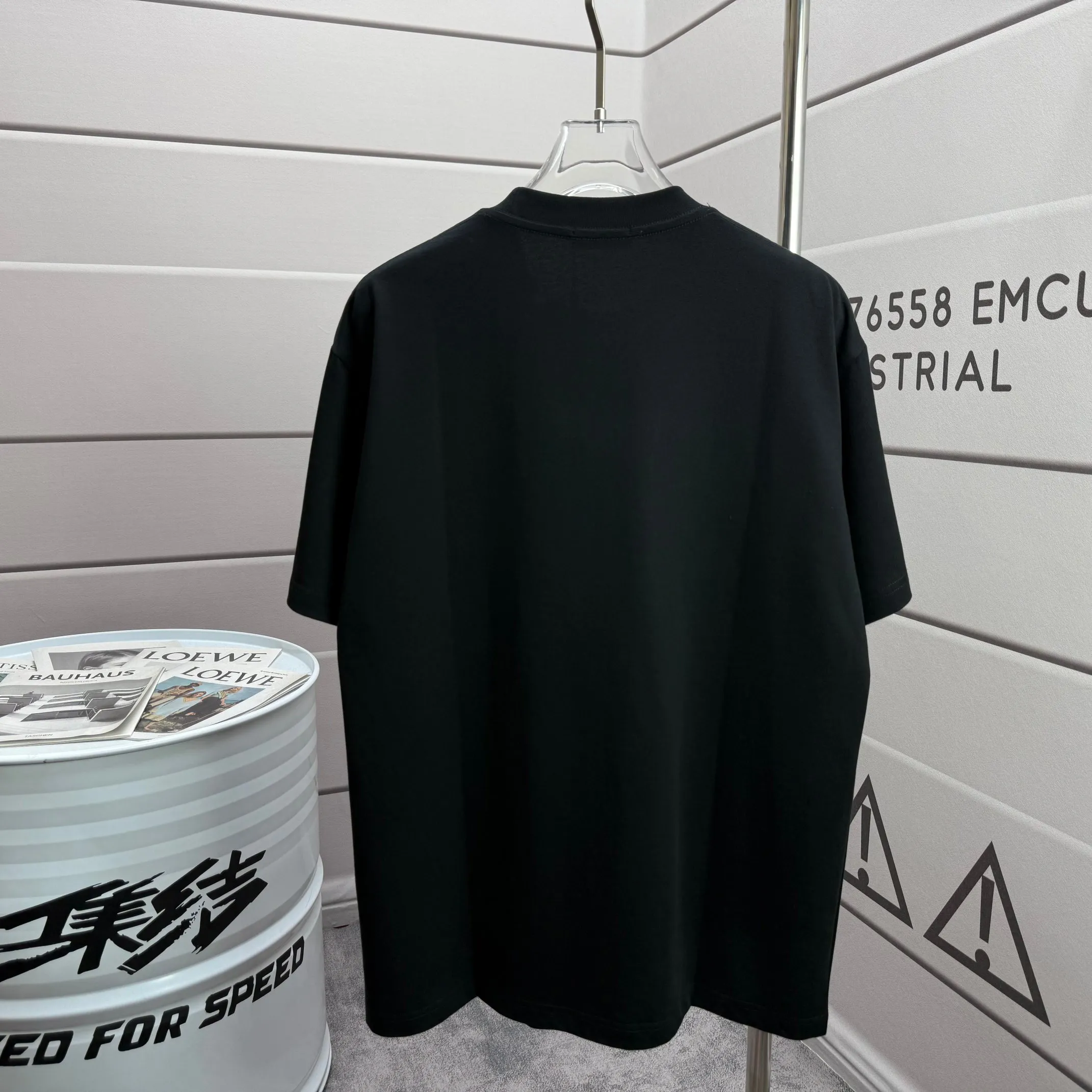 # 95 Amiri* 2026 New Arrival T Classic Silver + Same Style ：Black White Size： S （90-130 ） M （120-150 ） L （140-165 ） XL （160-180 ） XXL （180 ）
