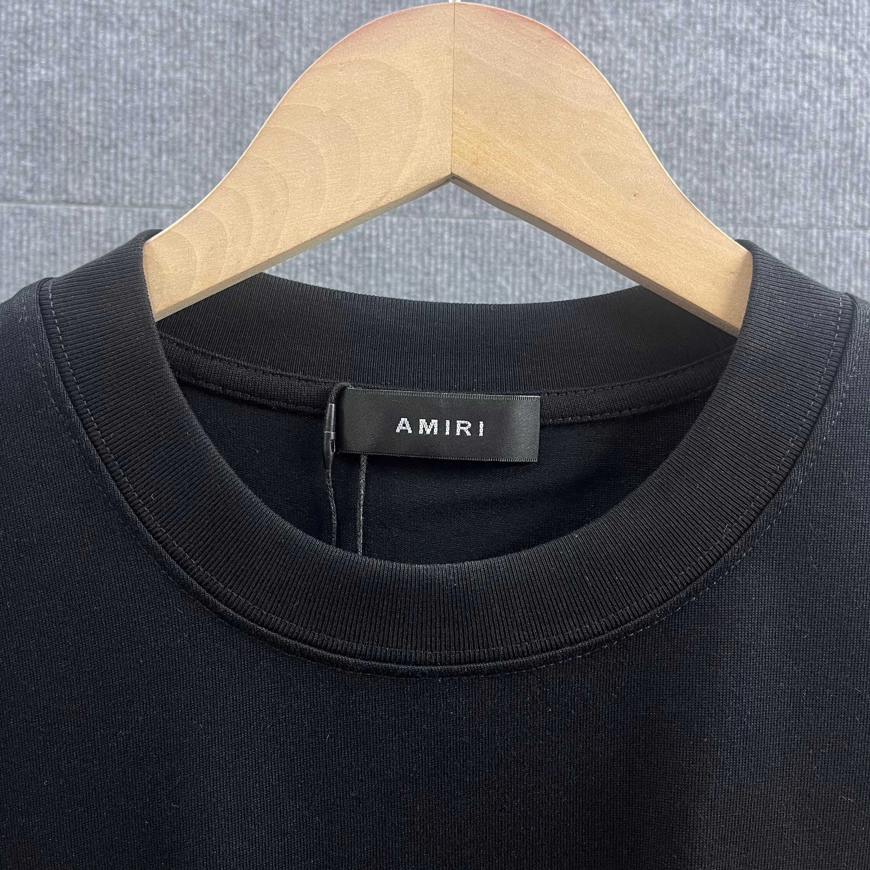 Ami* * 2026 New Arrival Classic logo T Same Style ：Black White Size： S （90-130 ） M （120-150 ） L （140-165 ） XL （160-180 ） XXL （180 ）