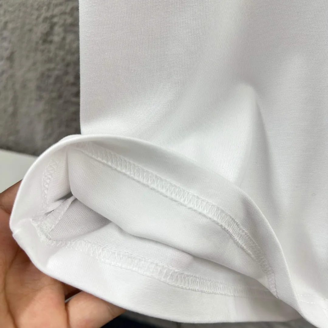 Amiri*Emile 2026 Early Spring and Summer New Arrival Customized plain cotton double yarn fabric Short-sleeved T-shirt Classic letter pyrography process Men and women Same Style Color: Black White Size: S (90-130 pounds) M (120-150 pounds) L (140-165 pounds) XL (160-180 pounds) XXL (180 pounds)