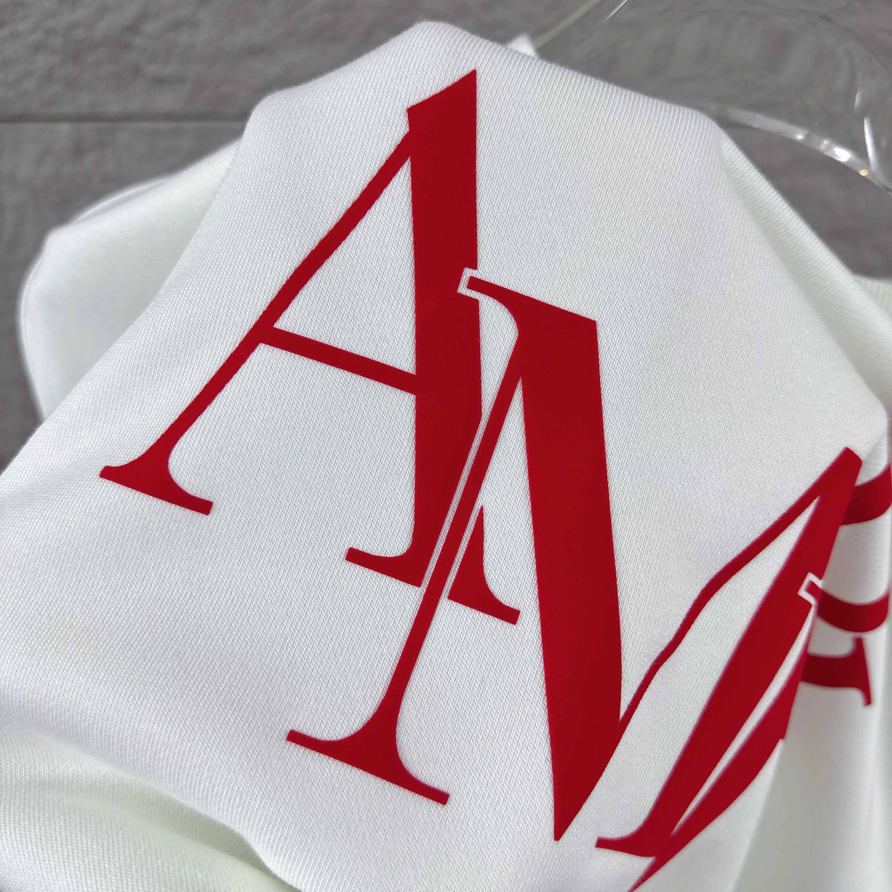Amiri*Emile 2026 Early Autumn and Winter New Arrival Classic letter totem three-dimensional flocking technology Customized terry fabric Long-sleeved round neck sweatshirt Men and women Same Style Color: Black White Size: S (90-130 pounds) M (120-150 pounds) L (140-165 pounds) XL (160-180 pounds) XXL (180 pounds)