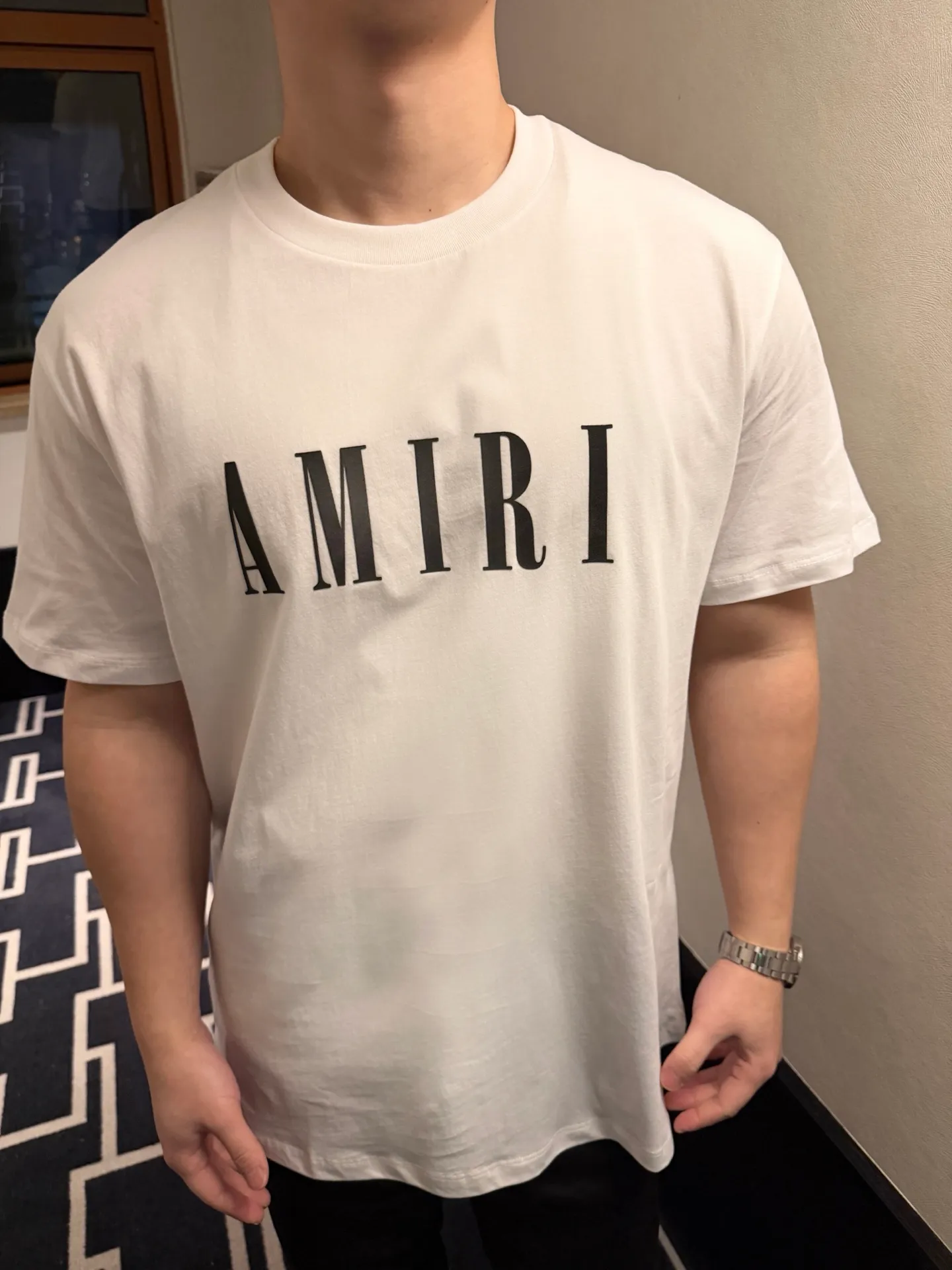 「 」