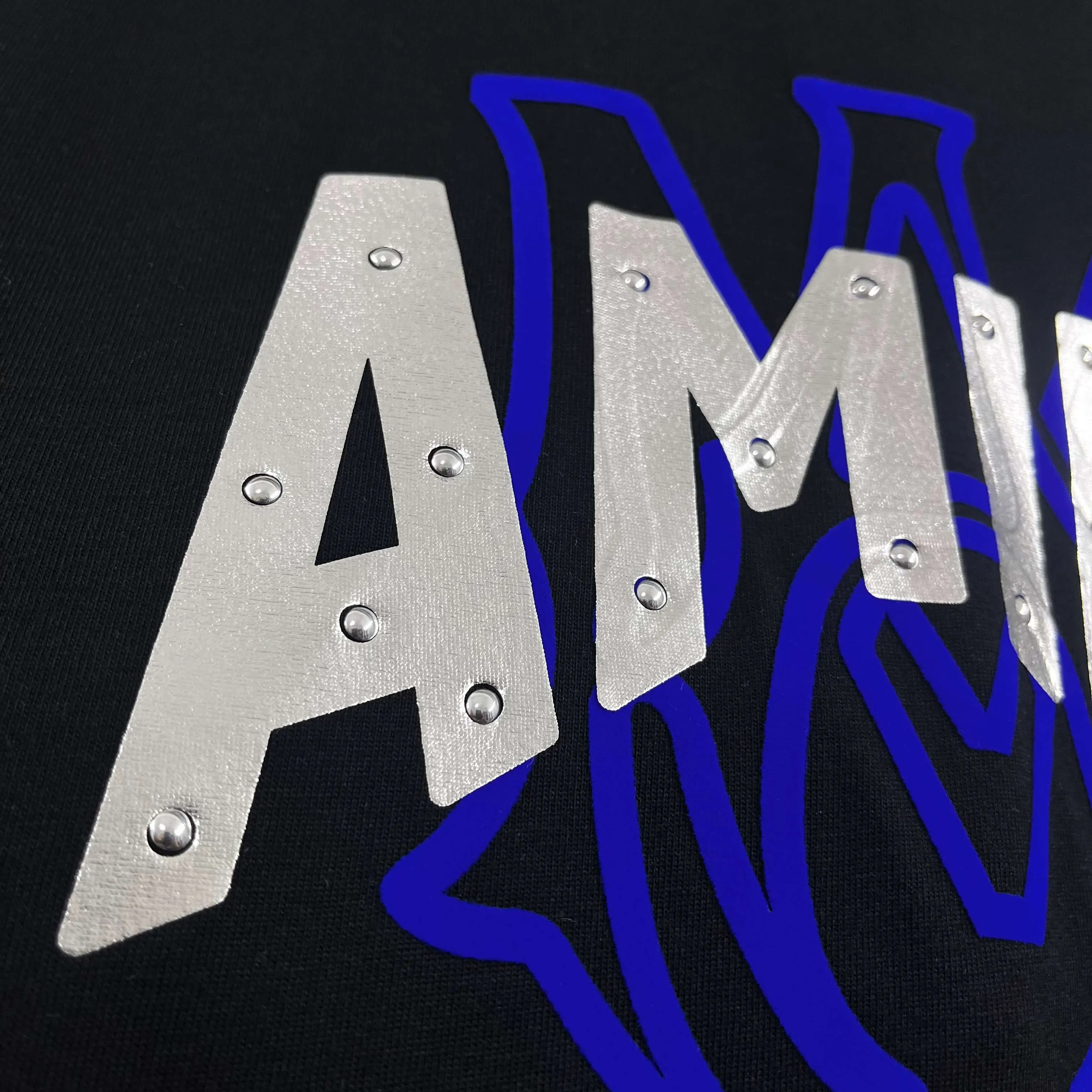 Amir*E*mir 2026 spring and summer New Arrival short-sleeved T-shirt Classic letters Silver silicone + flocking technology Customized plain cotton double yarn fabric Men and women Same Style Color: Black White Size: S (90-130 pounds) M (120-150 pounds) L (140-165 pounds) XL (160-180 pounds) XXL (180 pounds)