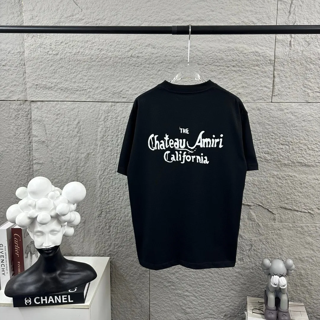 Amiri*Emile 2026 Early Spring and Summer New Arrival Customized plain cotton double yarn fabric Short-sleeved T-shirt Classic letter three-dimensional flocking technology Men and women Same Style Color: Black White Size: S (90-130 pounds) M (120-150 pounds) L (140-165 pounds) XL (160-180 pounds) XXL (180 pounds)