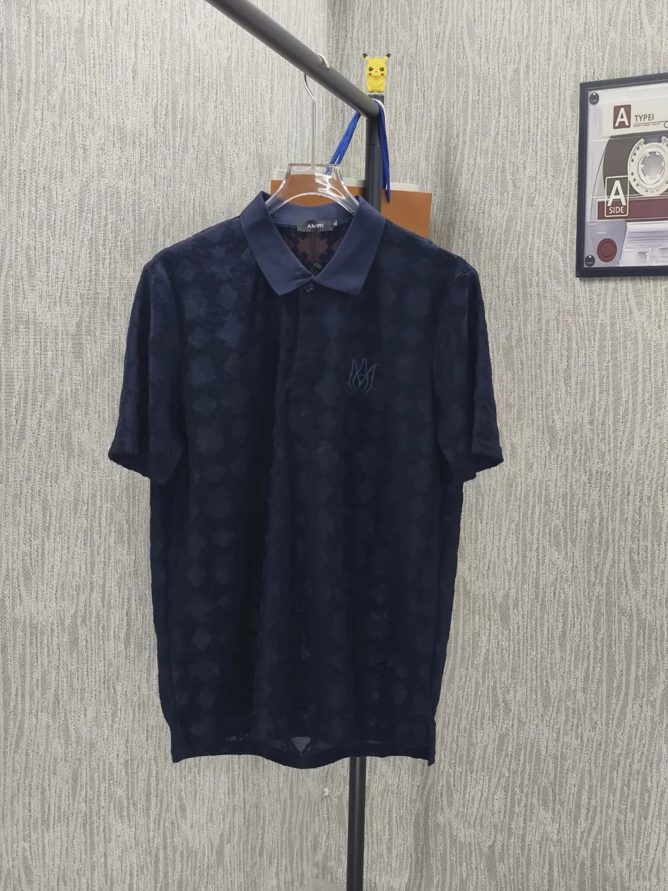 🌈🌈 AMIRI All-over presbyopia jacquard short-sleeved lapel short-sleeved polo shirt. Selected soft waxy terry cotton fabric, fluffy and skin-friendly, breathable and not sweaty. Customized fabrics are made of wafer cloth weaving and jacquard knitting technology. Straight-leg tailoring, smooth, comfortable upper body, Breathable, concave and convex three-dimensional, fashionable and casual wear. Color: Navy Blue Sizes:M-3XL