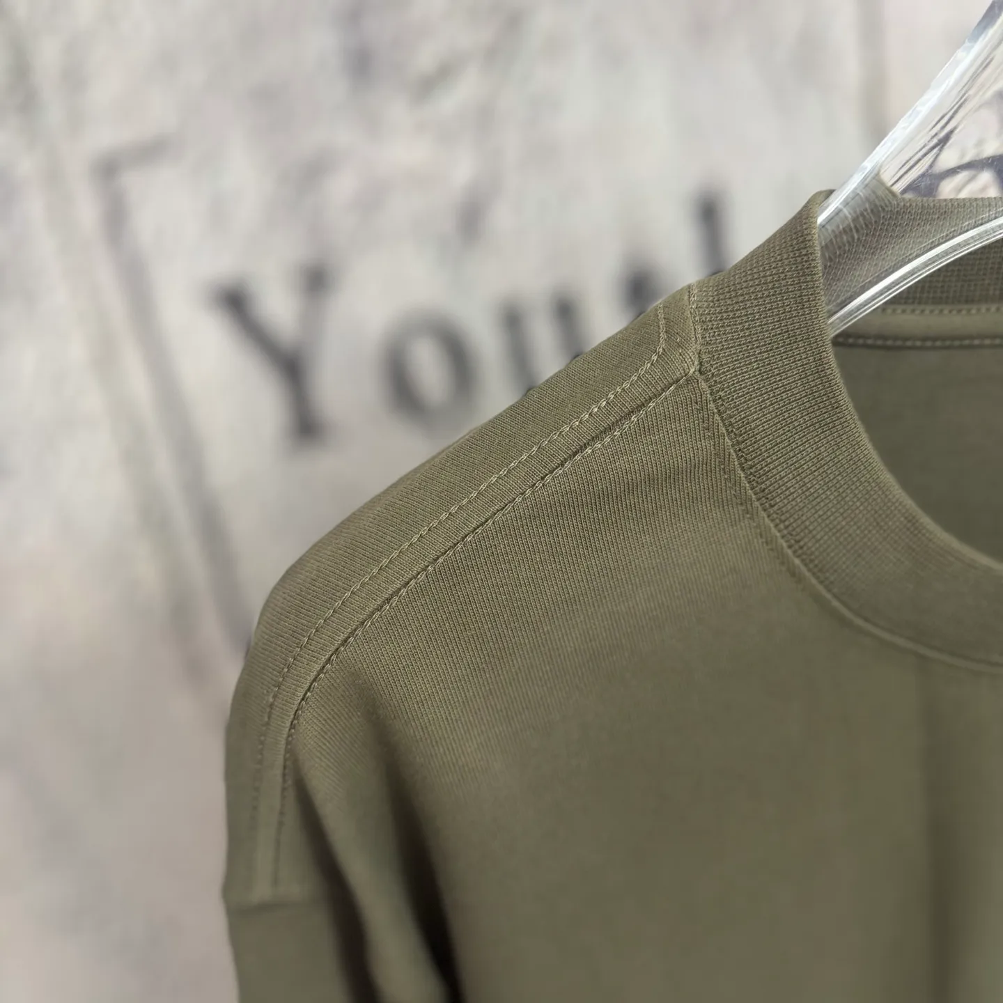 "𝙉𝙚𝙬⚜️Emile" 2026* Autumn and Winter New Arrival long-sleeved T-shirts for men and women Same Style Cotton three-dimensional sequin print for men and women Same Style Size: S M L XL XXL Color: White Apricot Brown Dark Gray