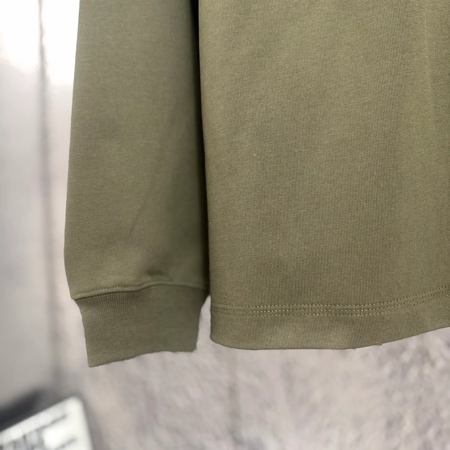 "𝙉𝙚𝙬⚜️Emile" 2026* Autumn and Winter New Arrival long-sleeved T-shirts for men and women Same Style Cotton three-dimensional sequin print for men and women Same Style Size: S M L XL XXL Color: White Apricot Brown Dark Gray