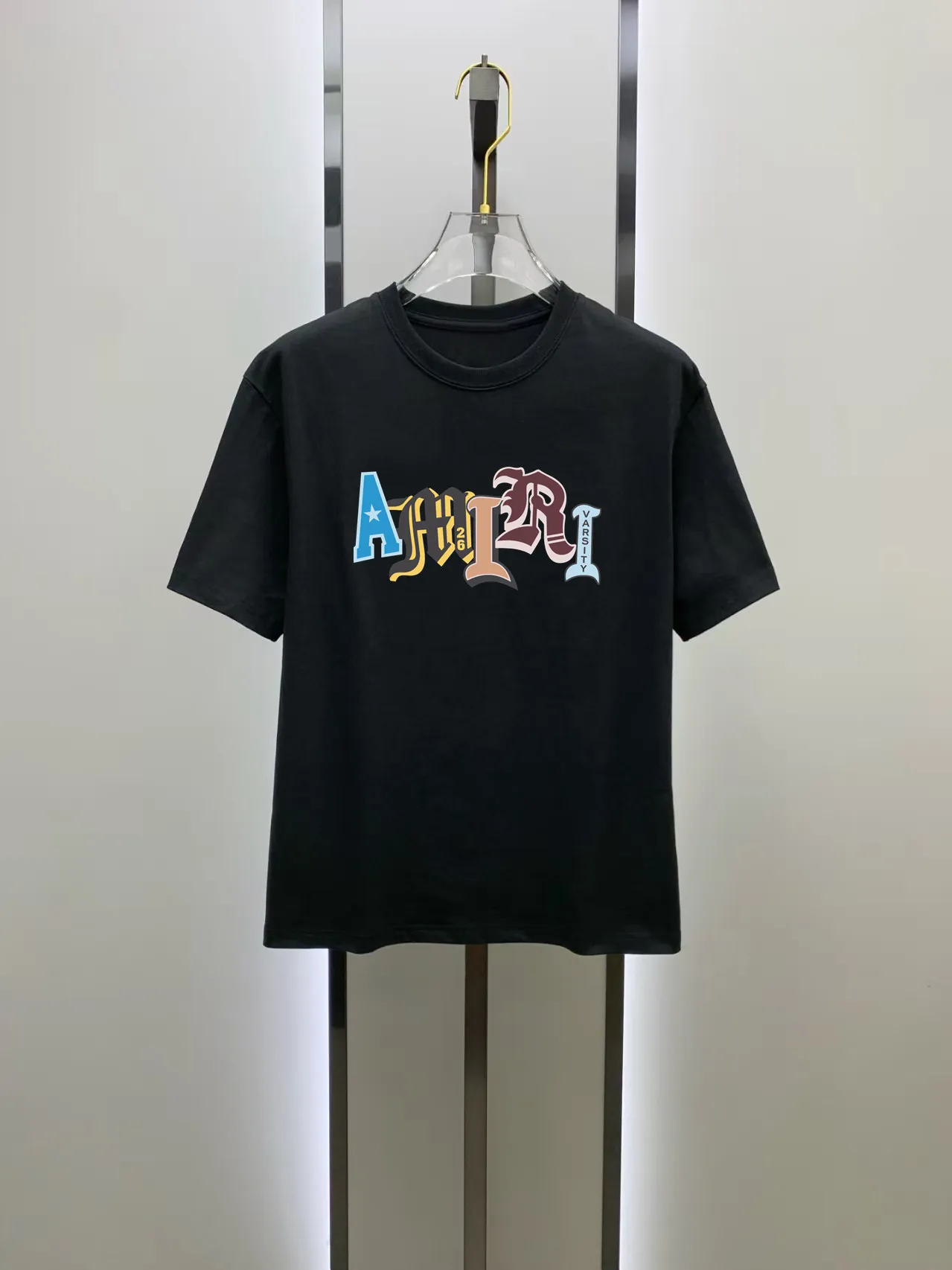 AMIRI# 2026 New Arrival New Arrival T Premium ！ logo Premium . . . . . ！ ！ ：Black。White！ Sizes： S M L XL XXL ：50 52 55 58 61 ：69 71 73 75 77 ：48 50 53 56 58 ：22 22.5 23 23.5 24 ， 1-3CM