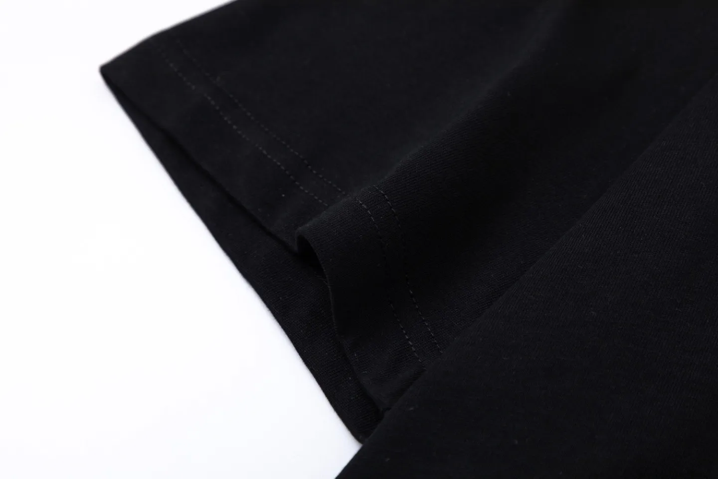 7065# ：Black。Size： S M L XL