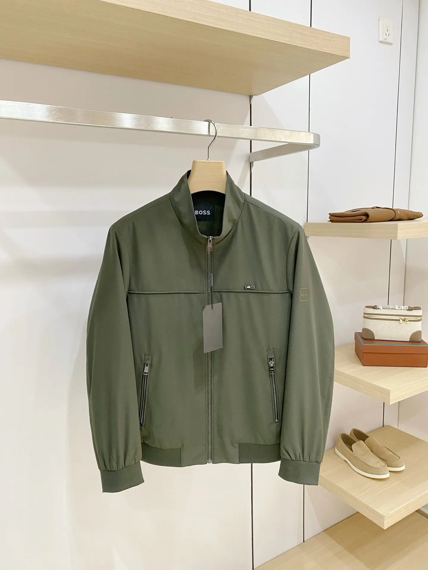 BOSS ：Classic ， ， ， ， ， ， 。 ： ， ， ， ， Lightweight 。 ： 、Navy Blue、 ， ， ， 、 、 。 ： ， ； ， ； ， ， Quality。 Sizes：M‑4XL
