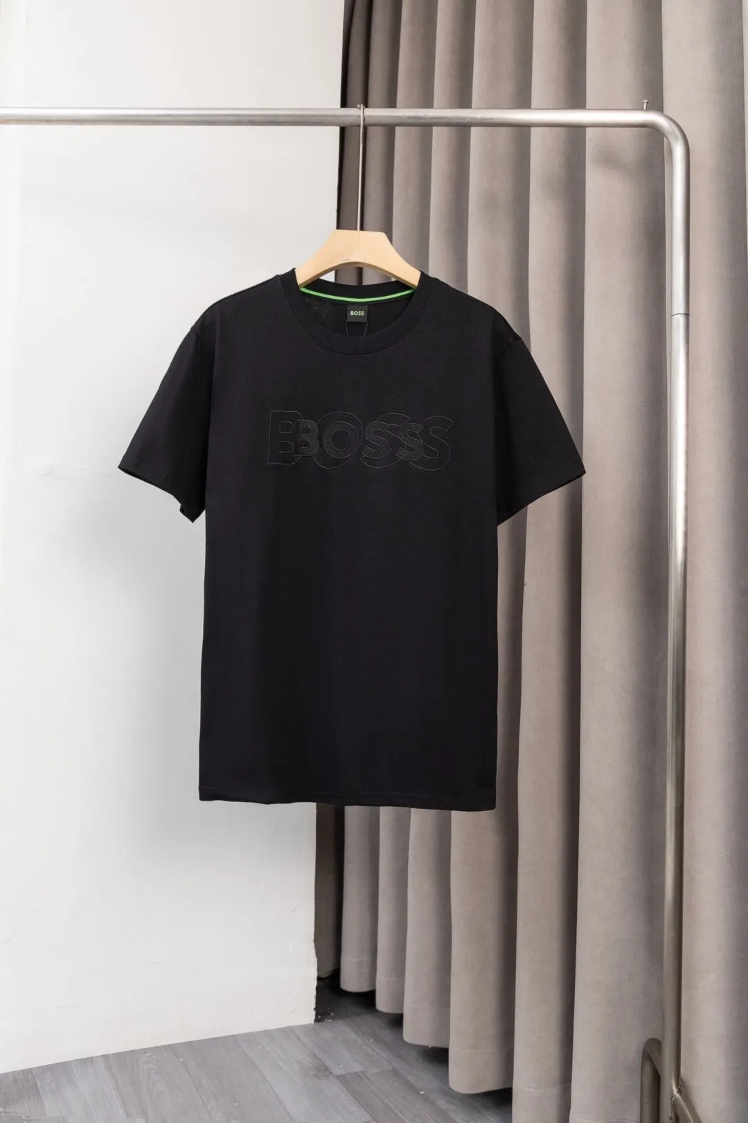 Y 004 2025 BOSS Hot Sale BOSS ， ，logo , ！ ：Black,White，Size：M～XXL