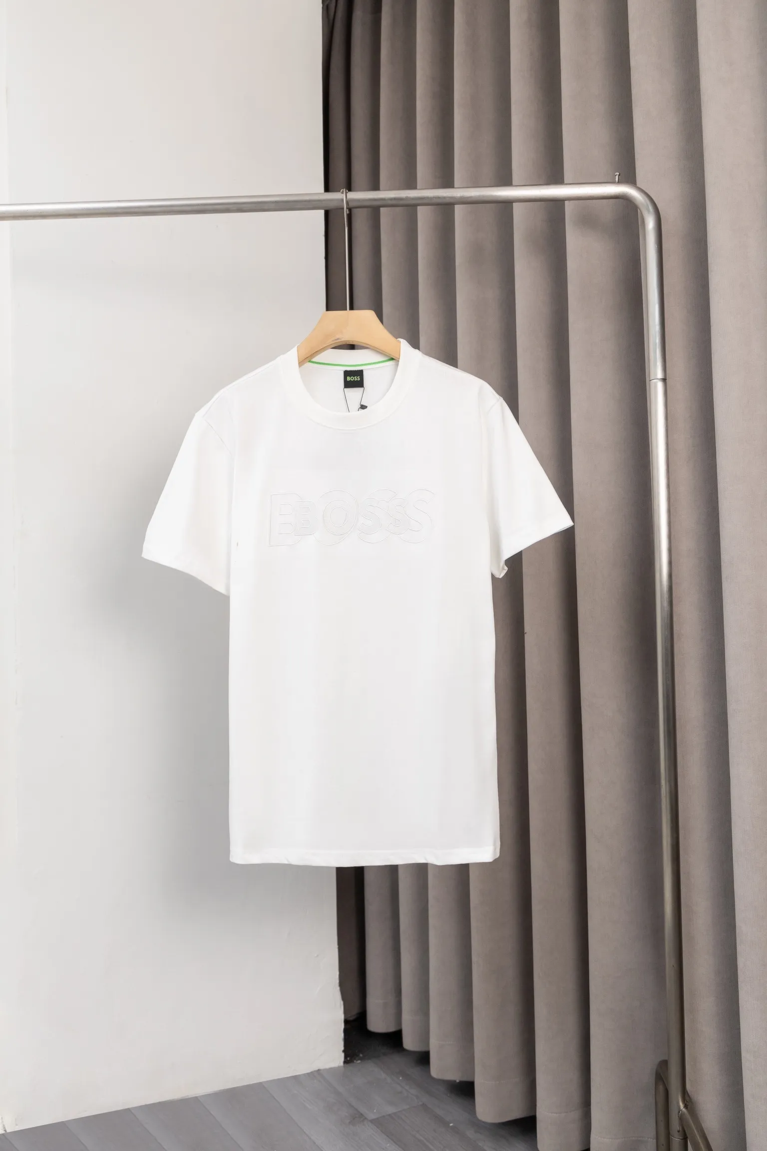 Y 004 2025 BOSS Hot Sale BOSS ， ，logo , ！ ：Black,White，Size：M～XXL
