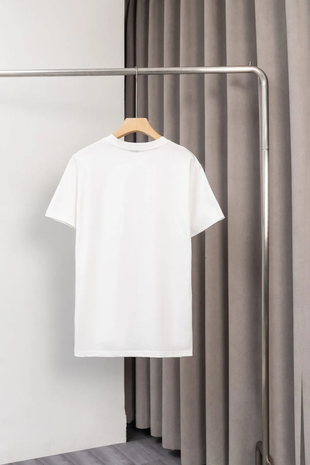 Y 003 2025 BOSS Hot Sale BOSS ， ，logo , ！ ：Black,White，Size：M～XXL