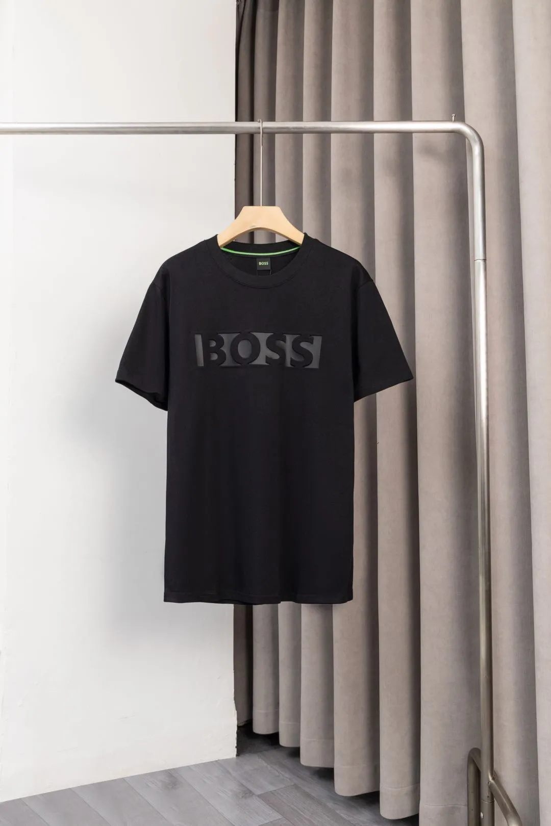 Y 003 2025 BOSS Hot Sale BOSS ， ，logo , ！ ：Black,White，Size：M～XXL