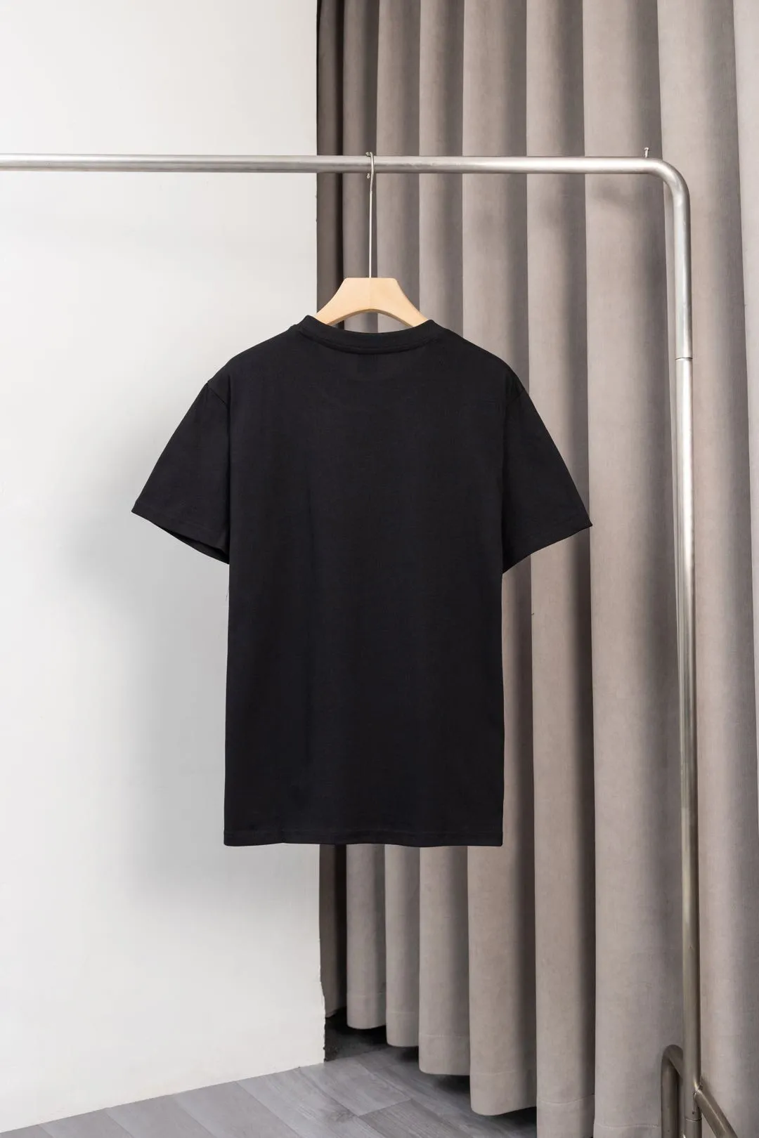 Y 003 2025 BOSS Hot Sale BOSS ， ，logo , ！ ：Black,White，Size：M～XXL