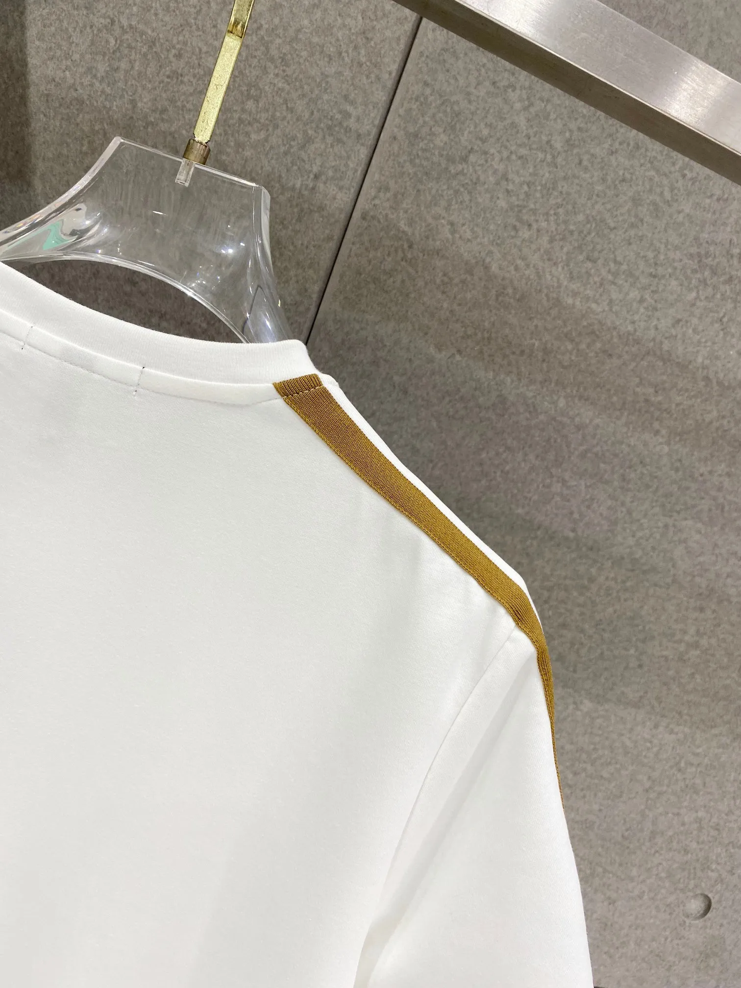Classic ， Versatile ！ ， Classic logo ， 👍 ！ ， ， ， ， ， ！ ， ！ Sizes M-3XL