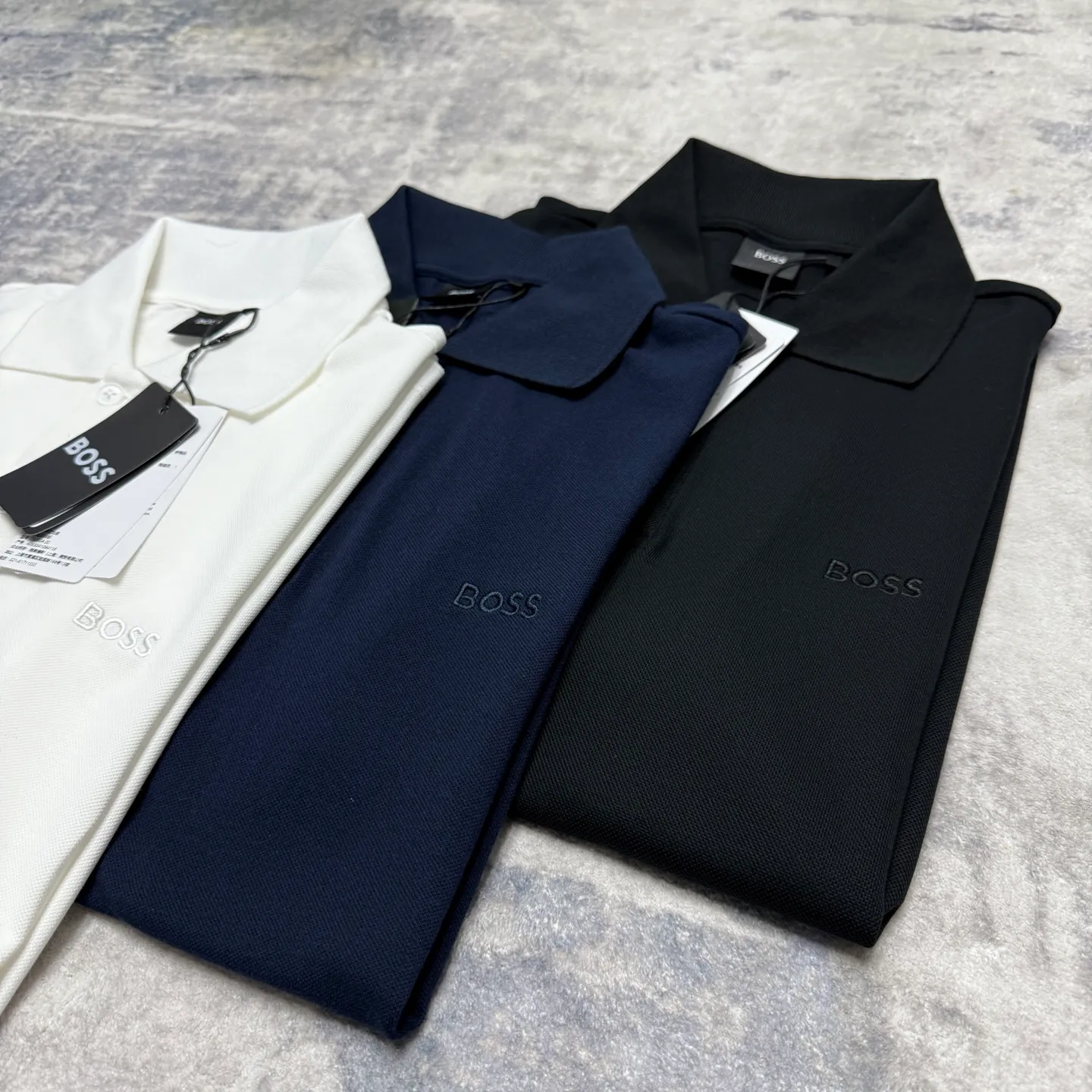 HUGO BOSSPremium POLO + 26 New Arrival Breathable ！ ！ ！ ！ ！ ！ ！ ：Black Navy Blue White Size S XL S： 70 100 47 100-120 M： 72 104 48 120-140 L： 74 108 49 140-160 XL： 76 114 50 160-180
