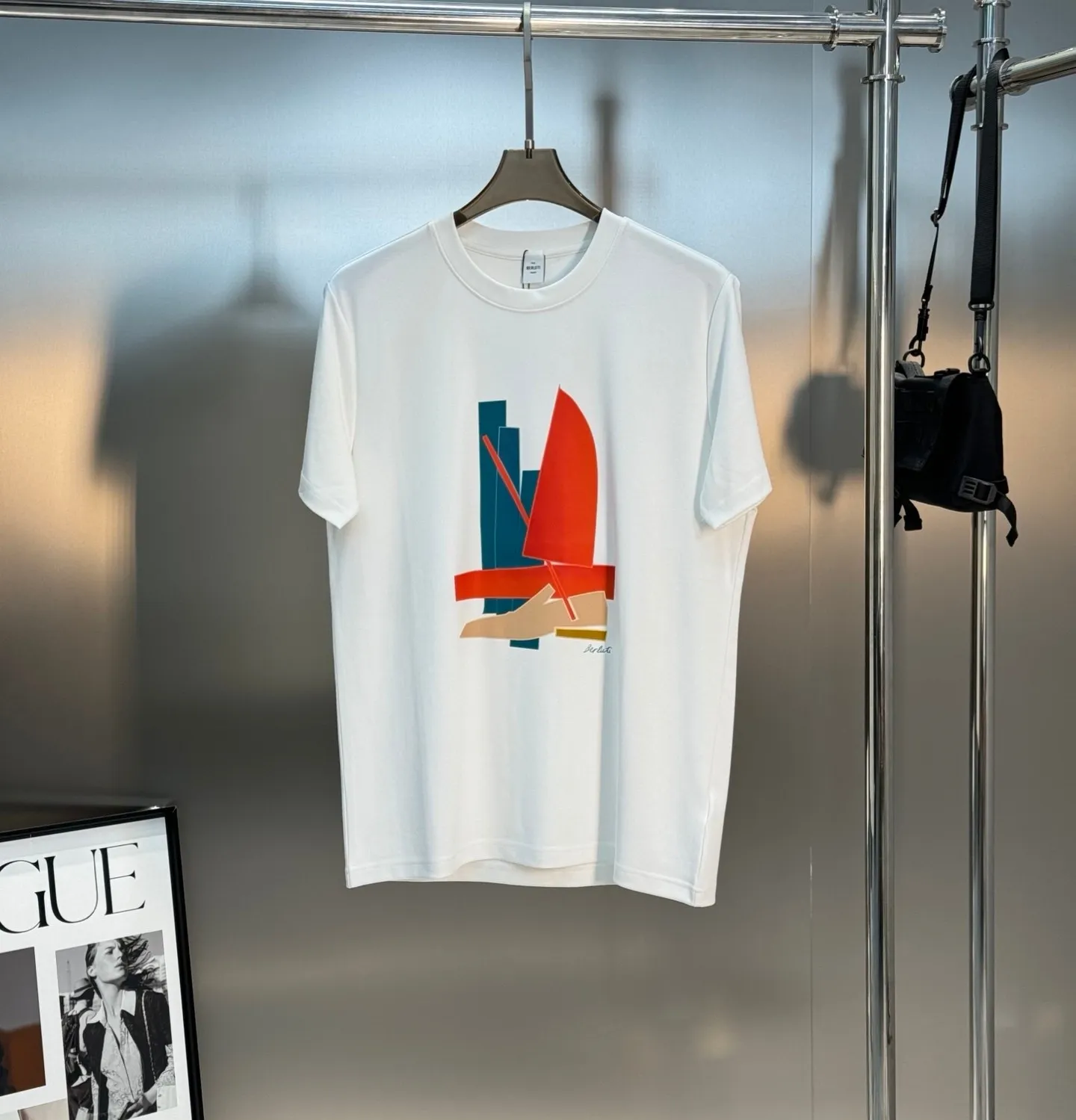 ⚜️Berluti 2026 New Arrival modal T-shirt. Classic sailboat graphic 3D heat transfer on the chest! The color combination is low-key and luxurious. High-temperature embossing. Clean, refreshing, simple and generous. Recommended items for any age [Fireworks] regular version! Smart style, custom-made, Kermodal comb fabric, high-quality fabric, naturally high-end! ! ! The surface is skin-friendly and smooth, and the fit is as comfortable as a baby! Color: Black.White.Sizes: s-xxl