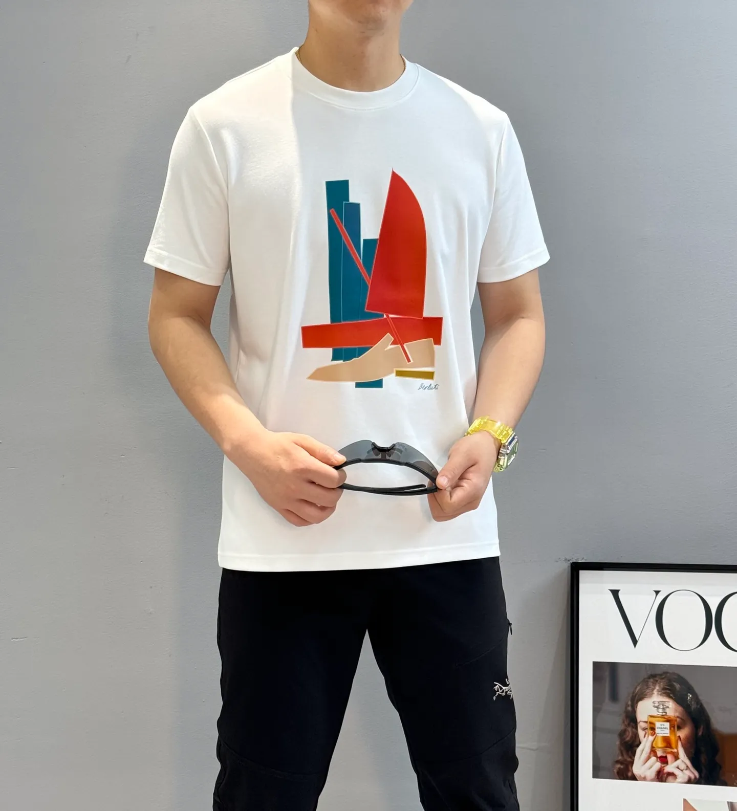 ⚜️Berluti 2026 New Arrival modal T-shirt. Classic sailboat graphic 3D heat transfer on the chest! The color combination is low-key and luxurious. High-temperature embossing. Clean, refreshing, simple and generous. Recommended items for any age [Fireworks] regular version! Smart style, custom-made, Kermodal comb fabric, high-quality fabric, naturally high-end! ! ! The surface is skin-friendly and smooth, and the fit is as comfortable as a baby! Color: Black.White.Sizes: s-xxl