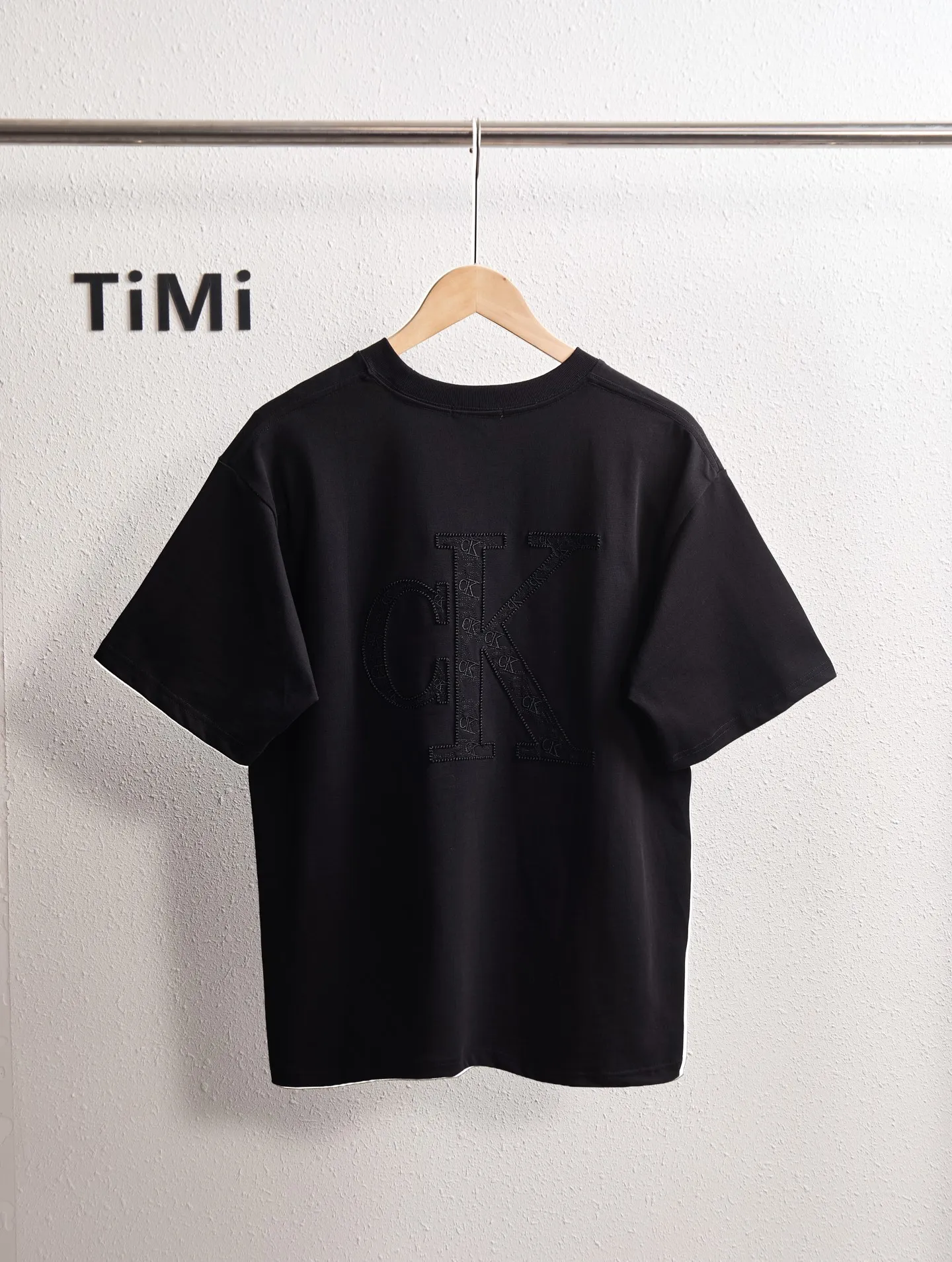 TM Calvin Klein Jeans ck New Arrival ： 32 ： Hot Sale os ：Black White Size：S M L XL