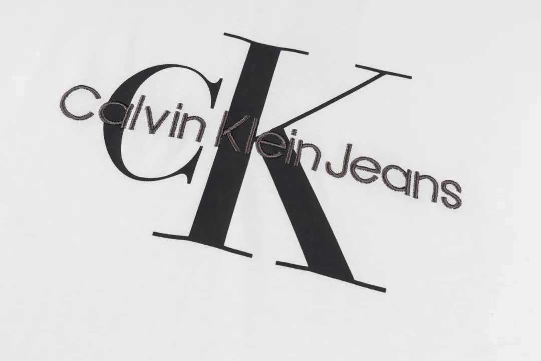 :C 002 ：Calvin Klein CK T ， + ， 。 g In Stock Calvin Klein CK ， Calvin Klein 。Calvin Klein 50 ， ， 。 C ， ， 、 、 、 。 Classiclogo ！ ， ， ， ， ， ！ :Black White Size：S-XL S： 68 110 50 M： 71 114 51 L： 74 118 52 XL： 77 122 53 （ 1～3cm）