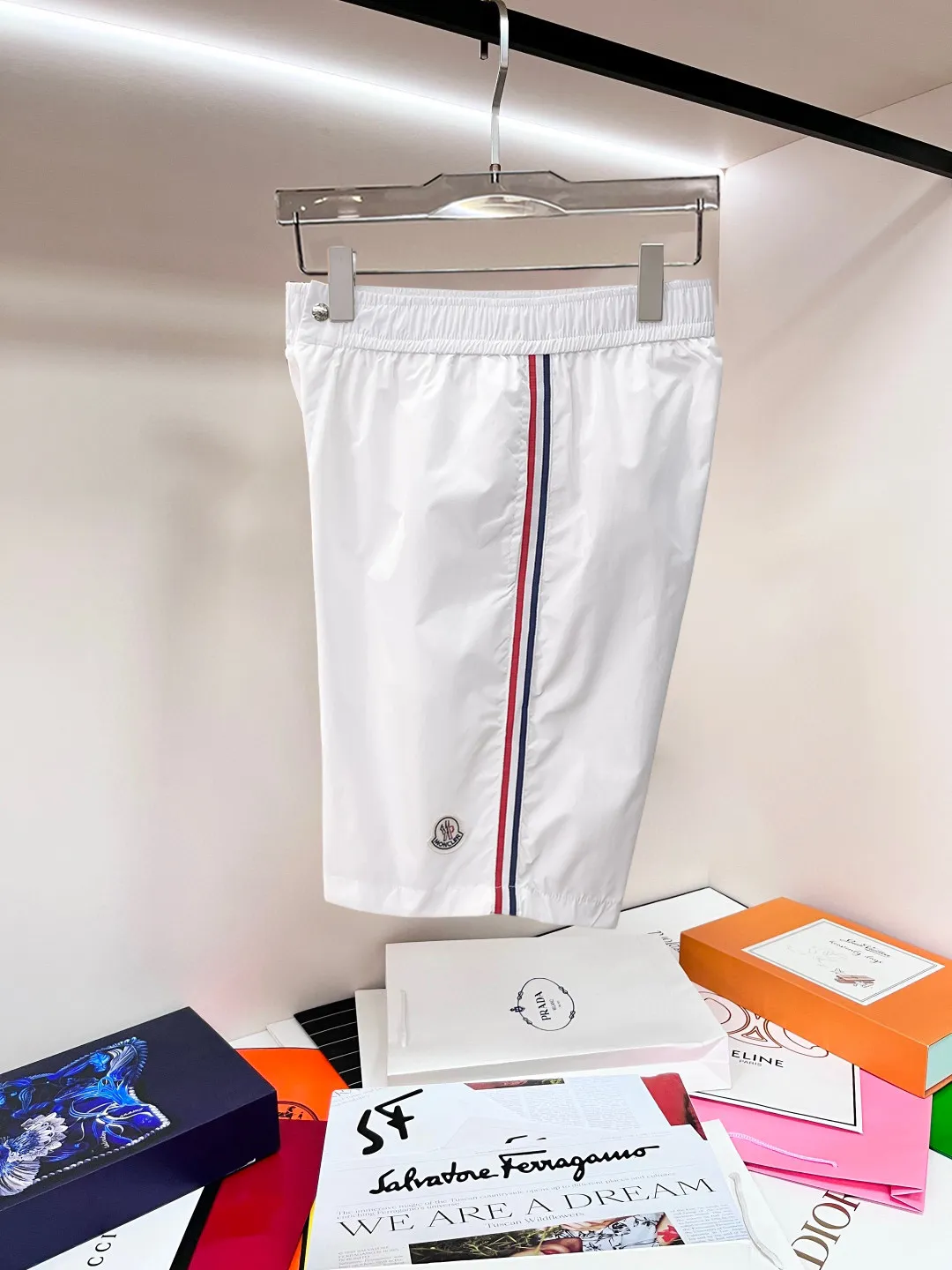 Descente's three-standard complete 2026 summer New Arrival men's casual shorts, advanced custom-made Breathable fabric, Breathable fabric, extremely stretchy and comfortable, impeccable details, top-grade accessories, original logo design concept, delicate and soft feel! The upper body fit is awesome! Size: M-XXXL Please state your height and weight when ordering