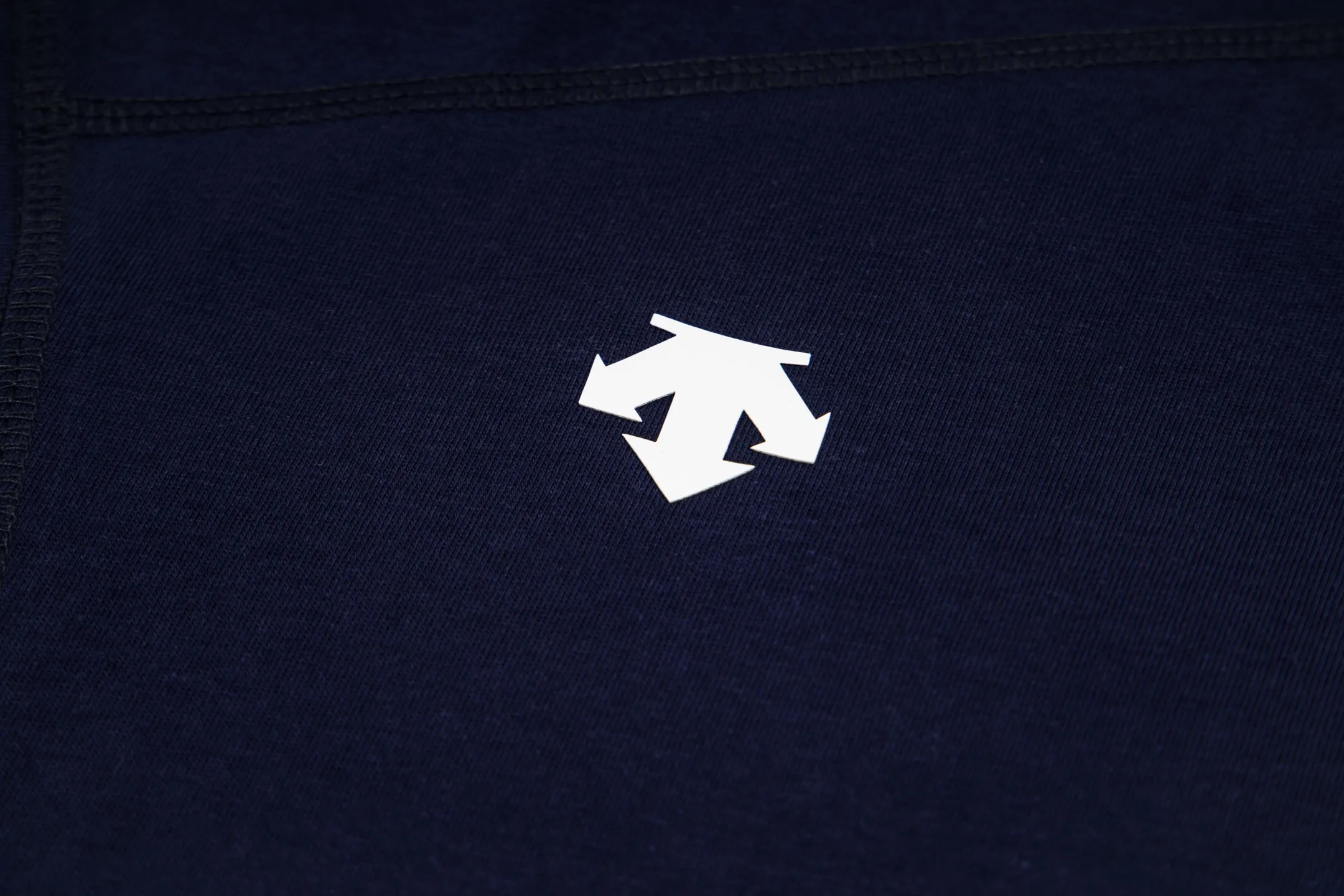 The highest version of gram double yarn fabric DESCENTE Desante Loha five-thread front and rear advanced printing Series Logo LS solid color round neck long-sleeved T-shirt for men and women Same Style ✅Original customized accessories Tag Packaging bag Washed wheat Complete with three labels Size: M L XL 2XL Color Black White Apricot Dark Blue