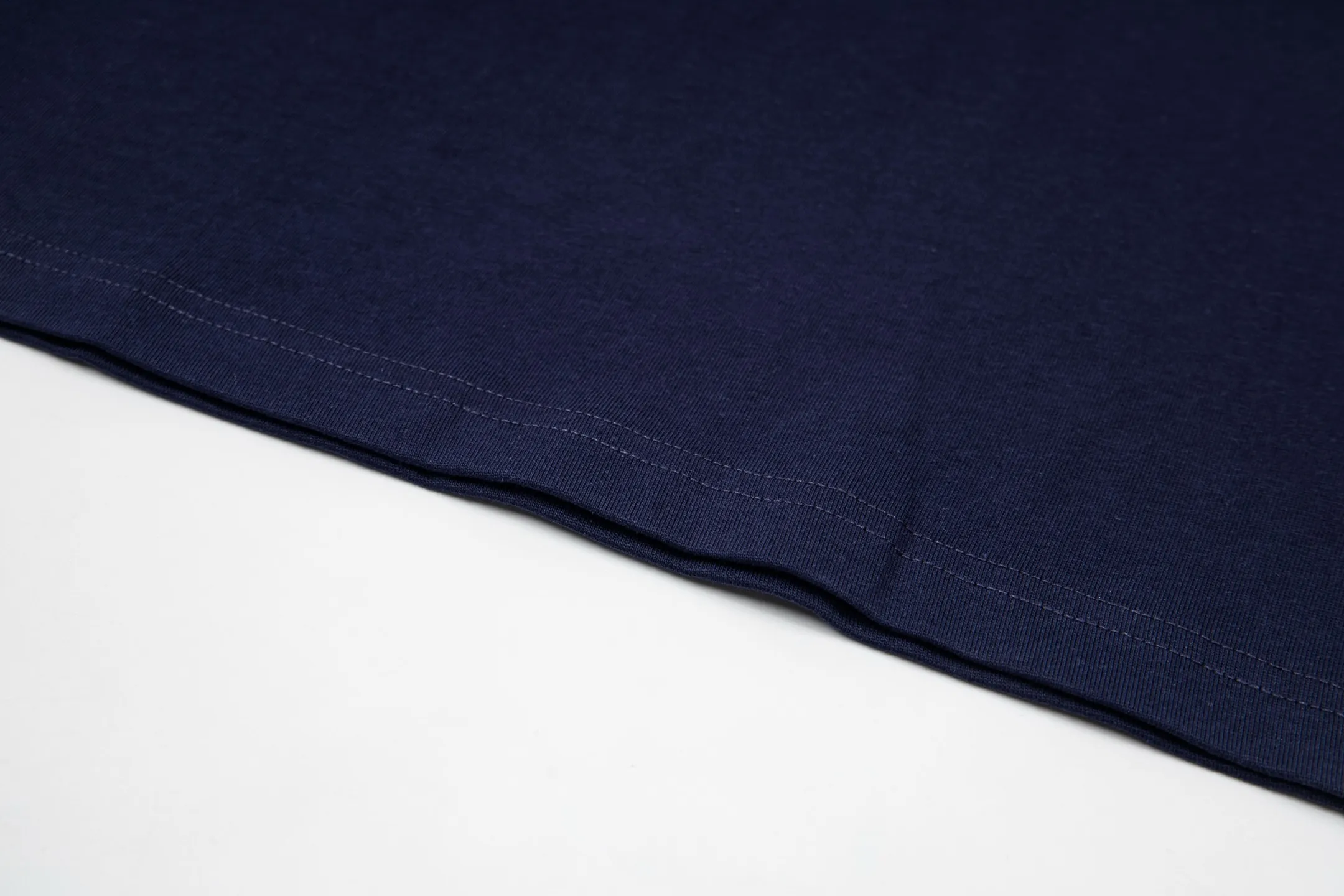 The highest version of gram double yarn fabric DESCENTE Desante Loha five-thread front and rear advanced printing Series Logo LS solid color round neck long-sleeved T-shirt for men and women Same Style ✅Original customized accessories Tag Packaging bag Washed wheat Complete with three labels Size: M L XL 2XL Color Black White Apricot Dark Blue