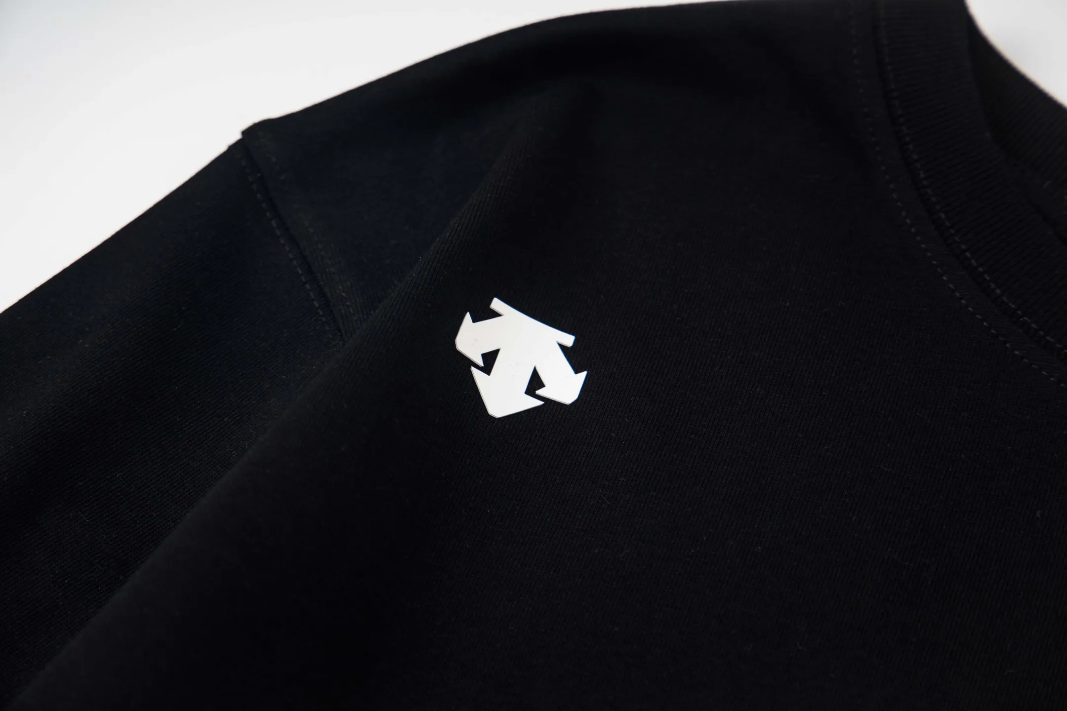 DESCENTE Series 32s Classic Same Style ：Black White Size：XS L
