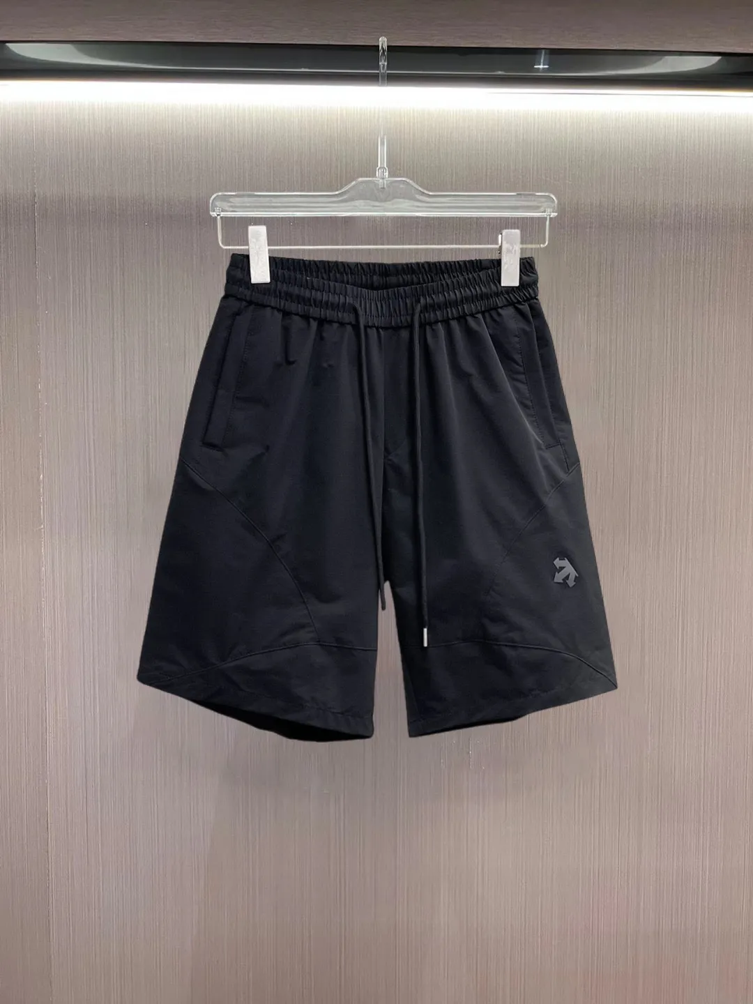 🆕Desante SSNew Arrival pure cotton men's casual shorts, advanced custom-made Breathable fabric, Breathable fabric, extremely stretchy and comfortable, with impeccable details, top-grade accessories, original logo design concept, delicate and soft feel! The upper body fit is awesome! Size: M-XXXL Please state your height and weight when ordering