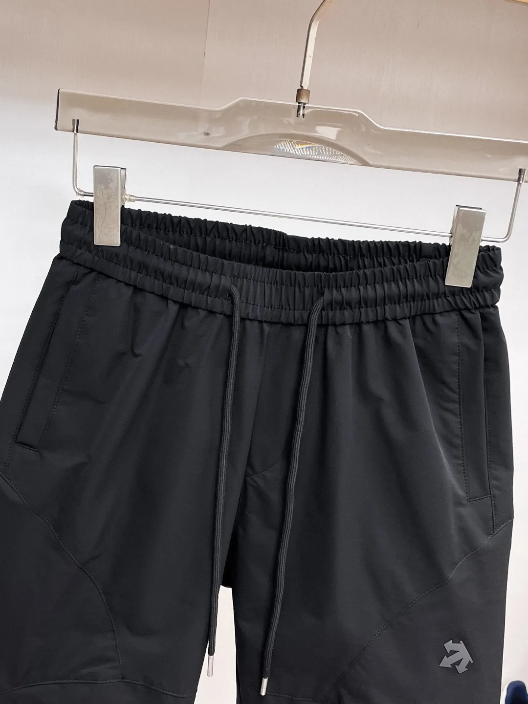 🆕Desante SSNew Arrival pure cotton men's casual shorts, advanced custom-made Breathable fabric, Breathable fabric, extremely stretchy and comfortable, with impeccable details, top-grade accessories, original logo design concept, delicate and soft feel! The upper body fit is awesome! Size: M-XXXL Please state your height and weight when ordering