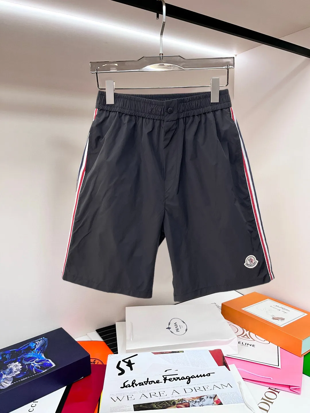 Mouth-mounted, complete with three standards, 2026 summer New Arrival men's casual shorts, advanced custom-made Breathable fabric, Breathable fabric, extremely stretchy and comfortable, with impeccable details, top-grade accessories, original logo design concept, delicate and soft feel! The upper body fit is awesome! Size: M-XXXL Please state your height and weight when ordering