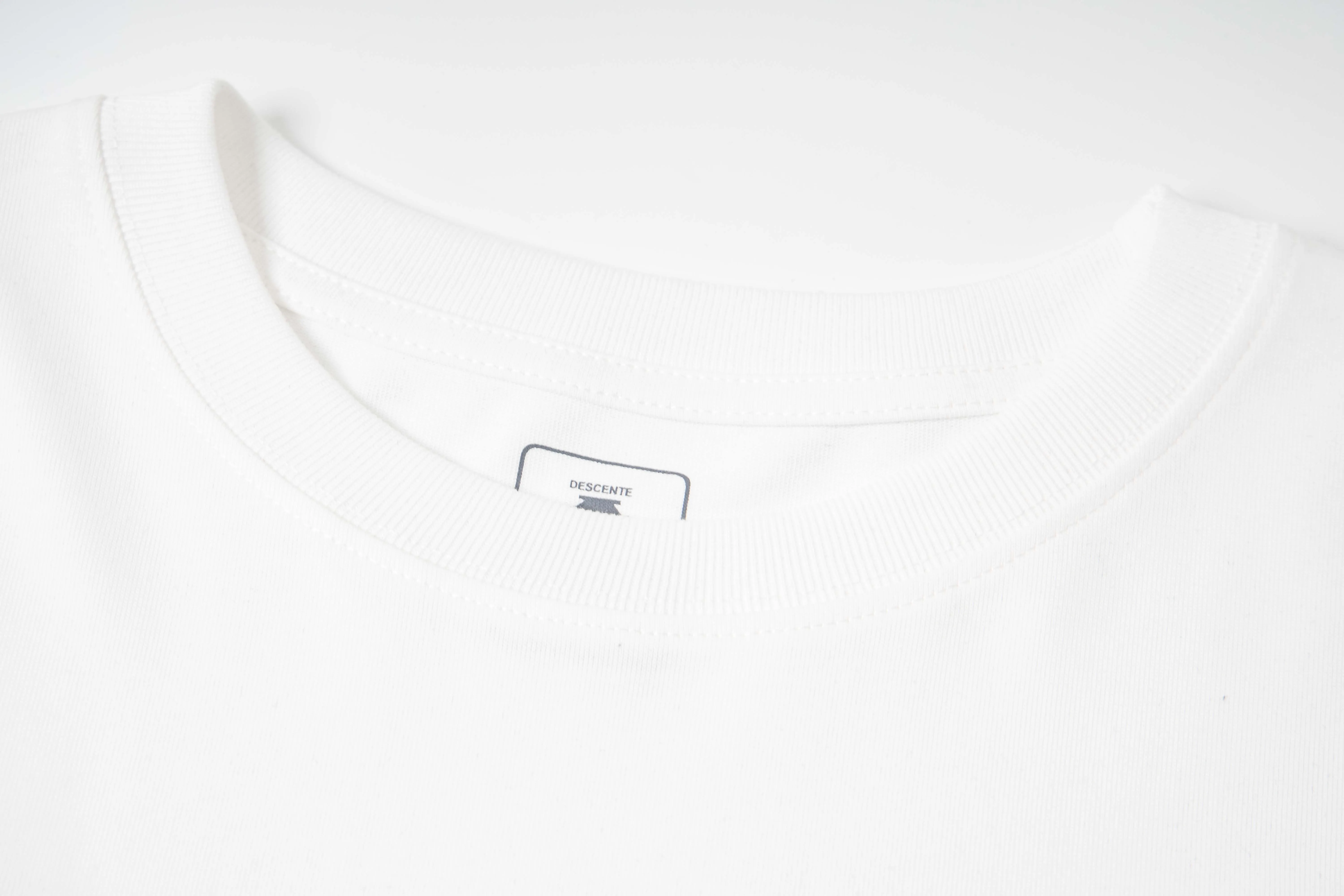 DESCENTE Series 32s Classic Same Style ：Black White Size：XS L