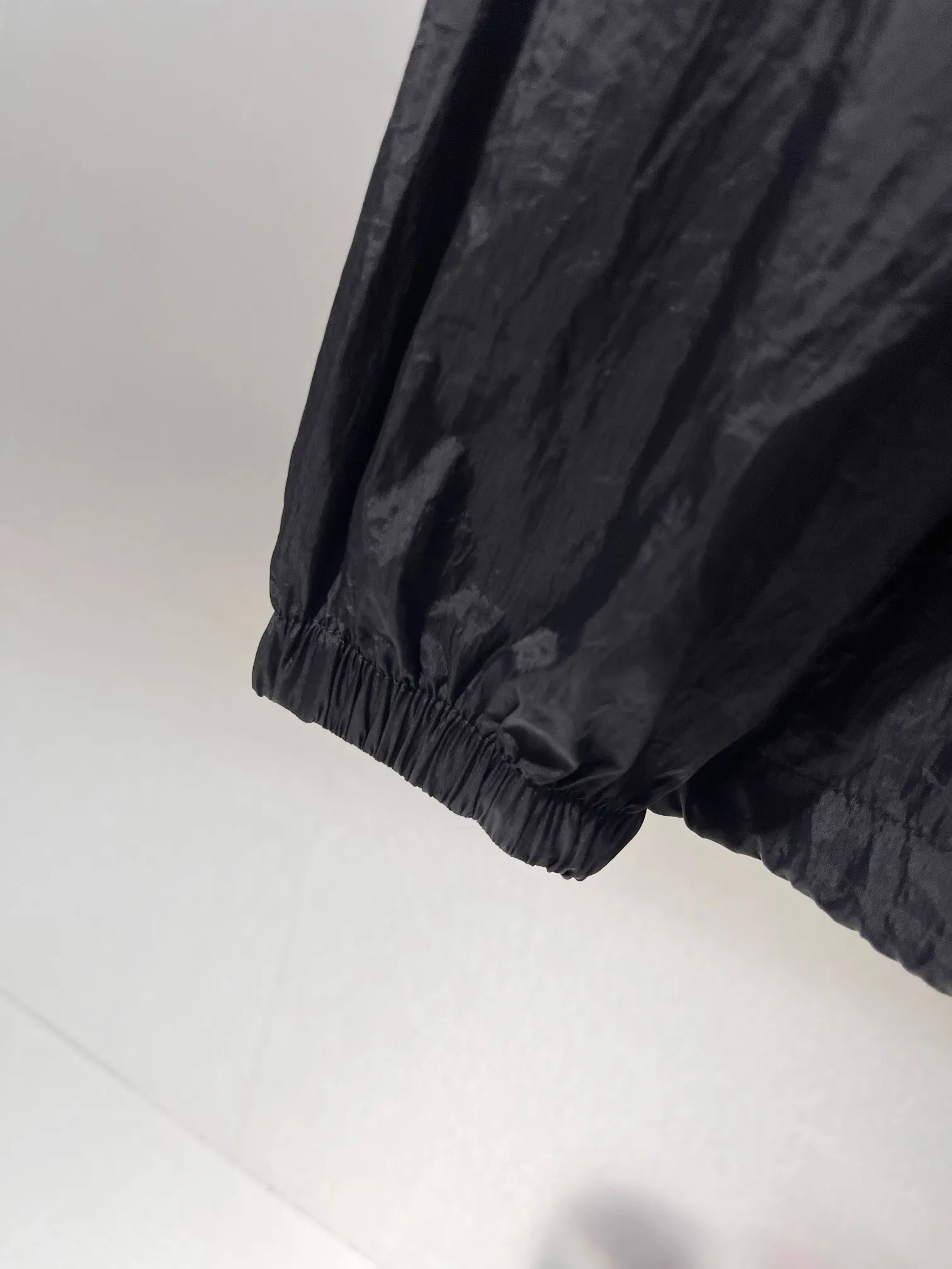 DESCENTE*Desante Classic Logo exquisite thick plate glue printing Original yarn technology blocks UV %98 hooded windbreaker sun protection jacket ✅Boutique top quality craftsmanship‼ Complete three standards ●Material 100% cotton ●Ultra-thin raw yarn ●Printing process ●Normal version ●Size: XL XXL XXXL 4XL