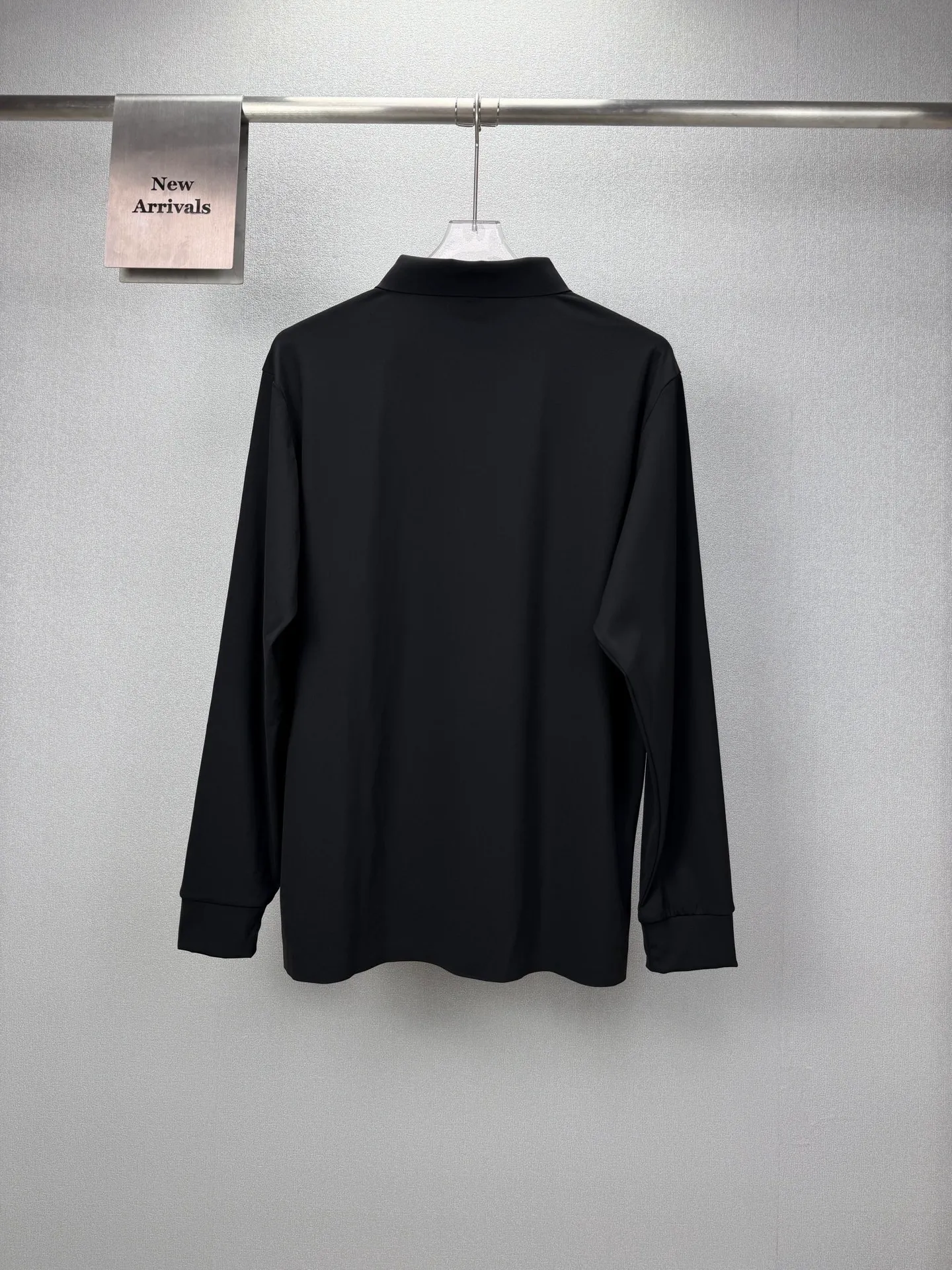 Descente 2026 New Arrival Classic Badge Logo Couple Style Lapel Long Sleeve Quick-drying Clothing High Version High Version Original Fabric Digital Direct Inkjet Printing Technology Internet Celebrity Same Style High Version High Quality😘😘 The fabric is made of technological quick-drying material, super comfortable to the touch, fashionable and individual. Super Versatile, a good-looking quick-drying shirt, very suitable for both men and women. A must-have for everyone. Packaging, tag, collar label, washed wheat, complete👍 Color: Black Size: M-4XL