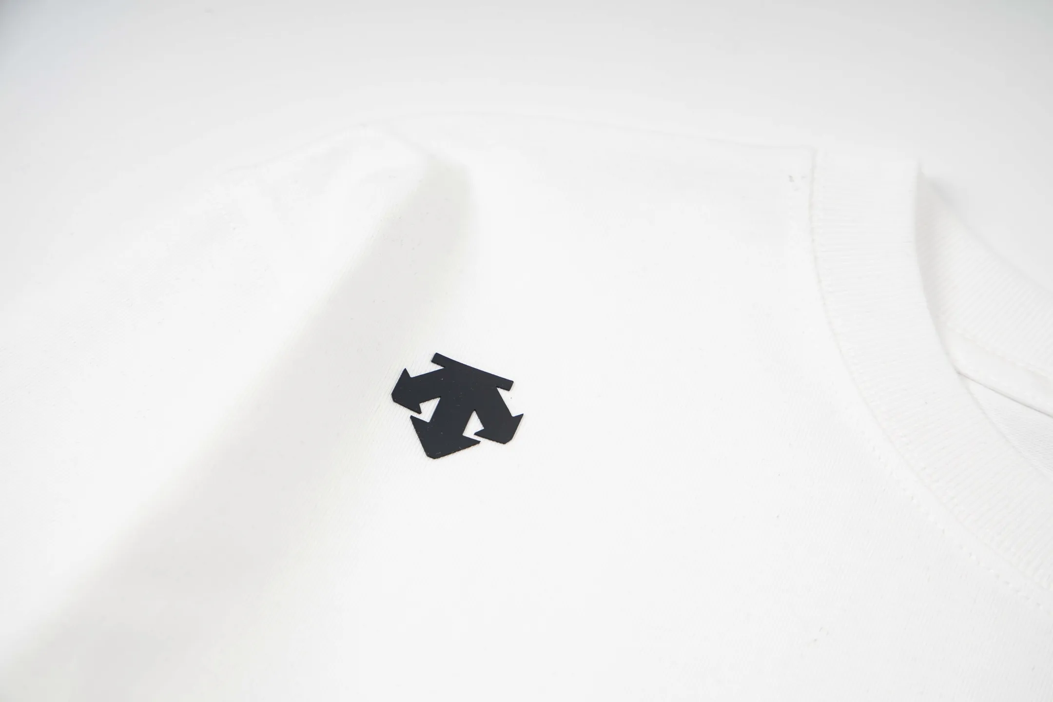 DESCENTE Series 32s Classic Same Style ：Black White Size：XS L