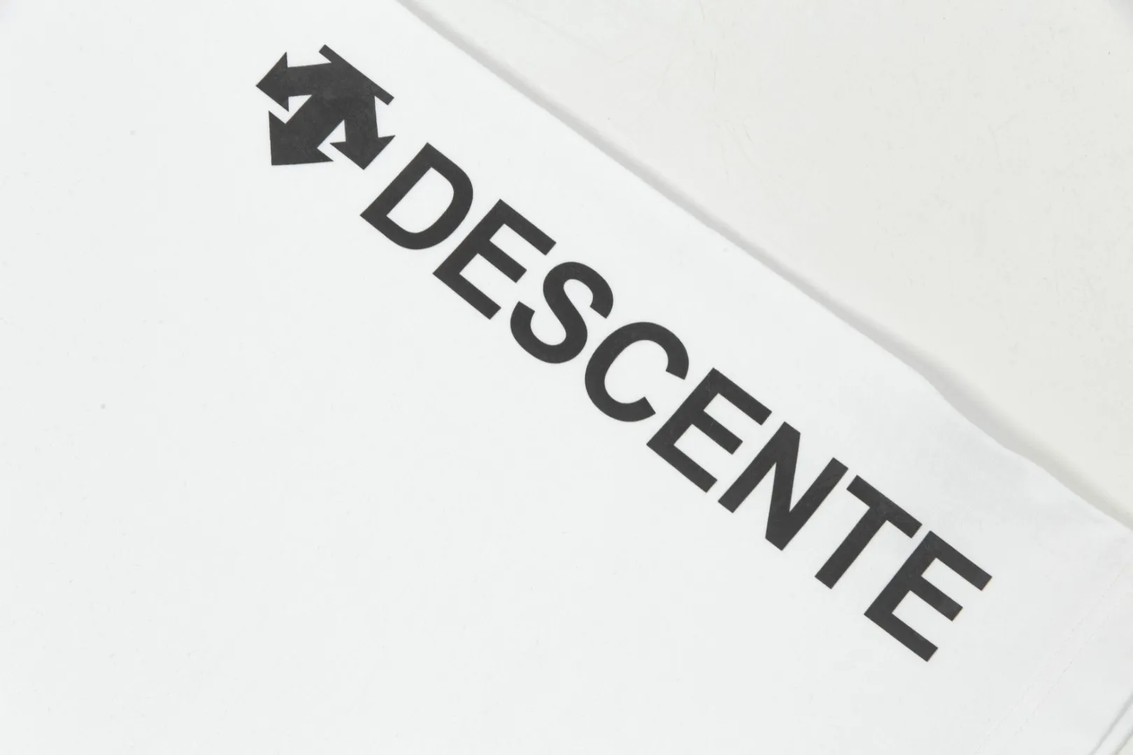 DESCENTE Series g Same Style Sizes：1 2 3 4 :Black White