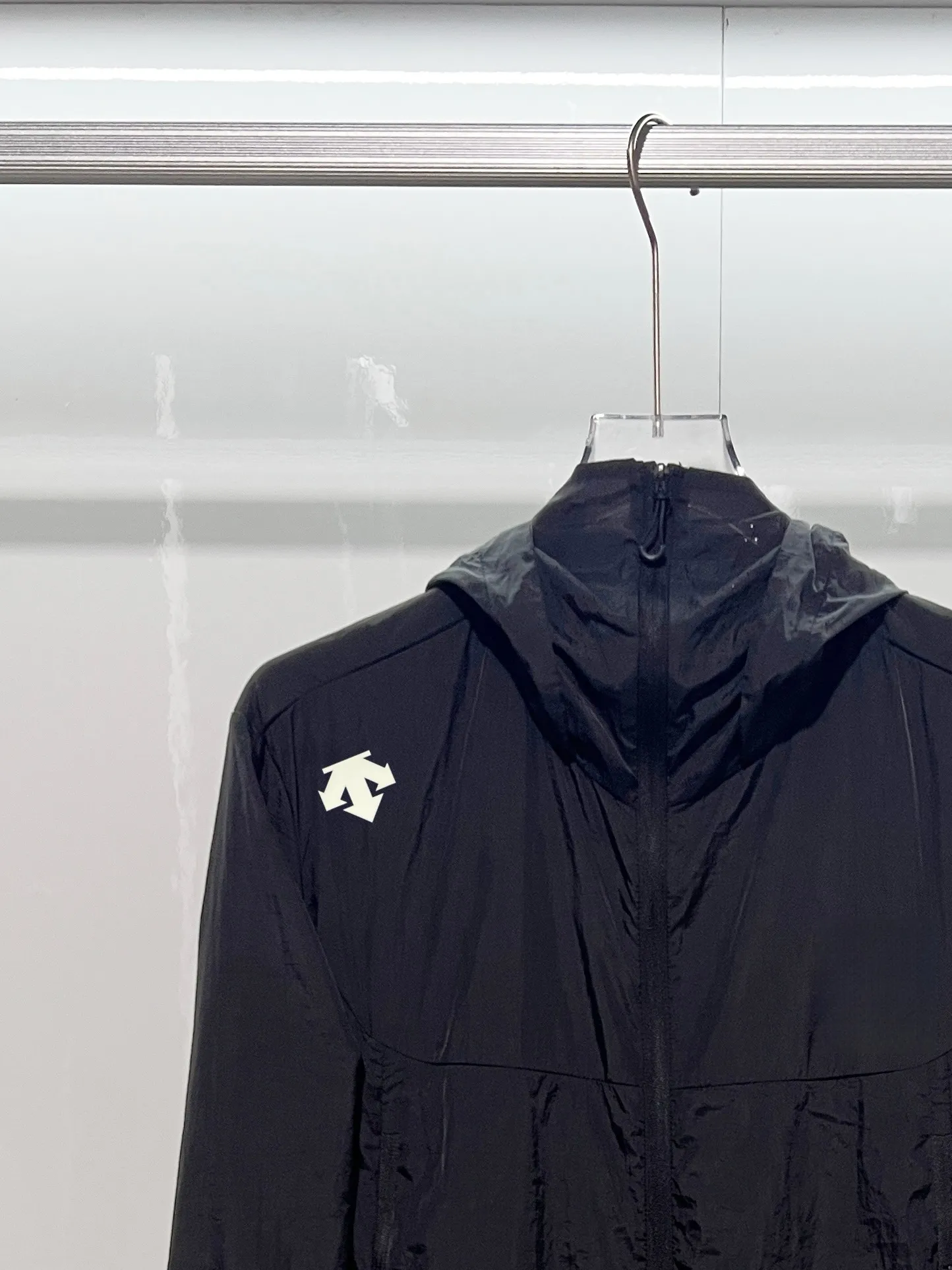 DESCENTE/Desante Classic Logo exquisite thick plate glue printing Original yarn technology blocks UV %98 hooded windbreaker sun protection jacket ✅Boutique top quality craftsmanship‼ Complete three standards Material: 100% cotton Ultra-thin raw yarn Printing process Normal version Color: White.Gray.Black Size: XL XXL XXXL 4XL
