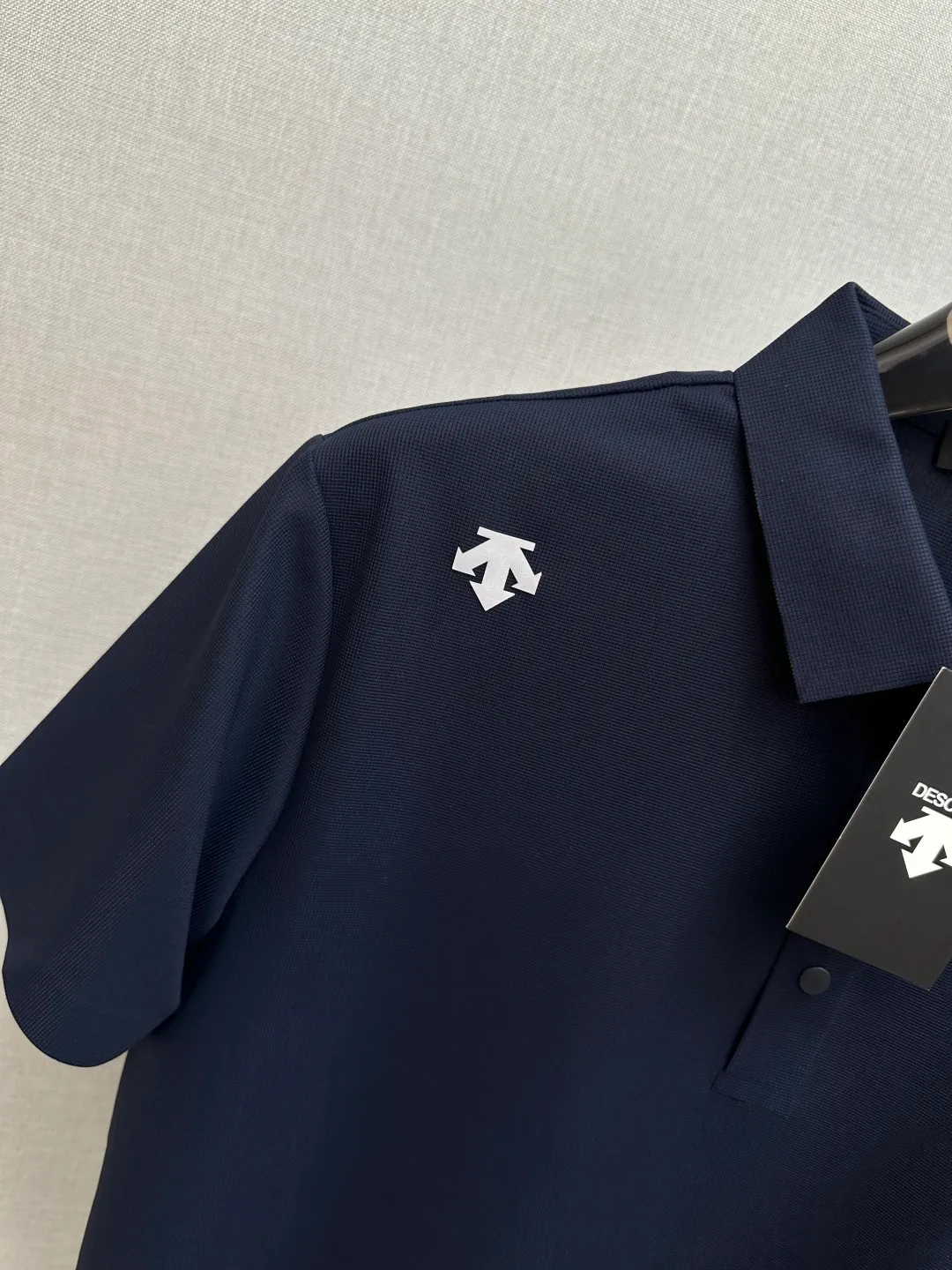 Top Quality 2026 new lapel, original customized fabric, soft to the touch. Top imported private goods, fashionable design and trendy short sleeves, without losing luxury. There is no doubt about the quality. The upper body effect is awesome, luxury official website Same Style! Size:M-4XL