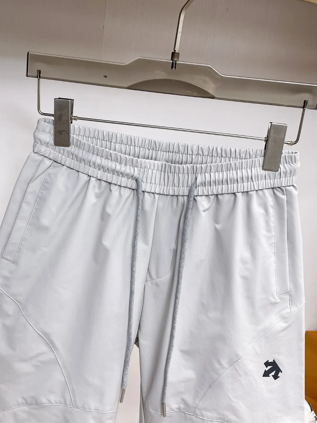🆕Desante SSNew Arrival pure cotton men's casual shorts, advanced custom-made Breathable fabric, Breathable fabric, extremely stretchy and comfortable, with impeccable details, top-grade accessories, original logo design concept, delicate and soft feel! The upper body fit is awesome! Size: M-XXXL Please state your height and weight when ordering