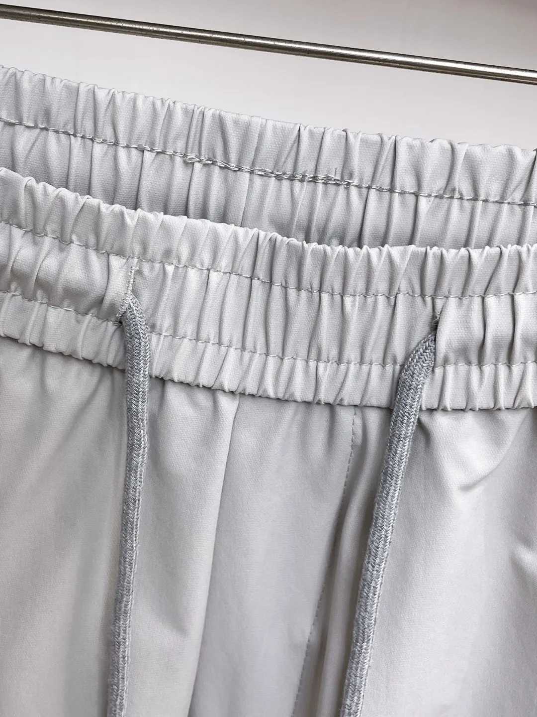 🆕Desante SSNew Arrival pure cotton men's casual shorts, advanced custom-made Breathable fabric, Breathable fabric, extremely stretchy and comfortable, with impeccable details, top-grade accessories, original logo design concept, delicate and soft feel! The upper body fit is awesome! Size: M-XXXL Please state your height and weight when ordering